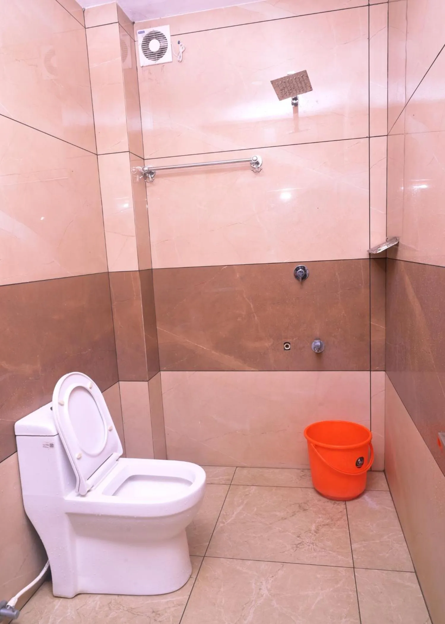 Toilet in Chittinappilly Cottage