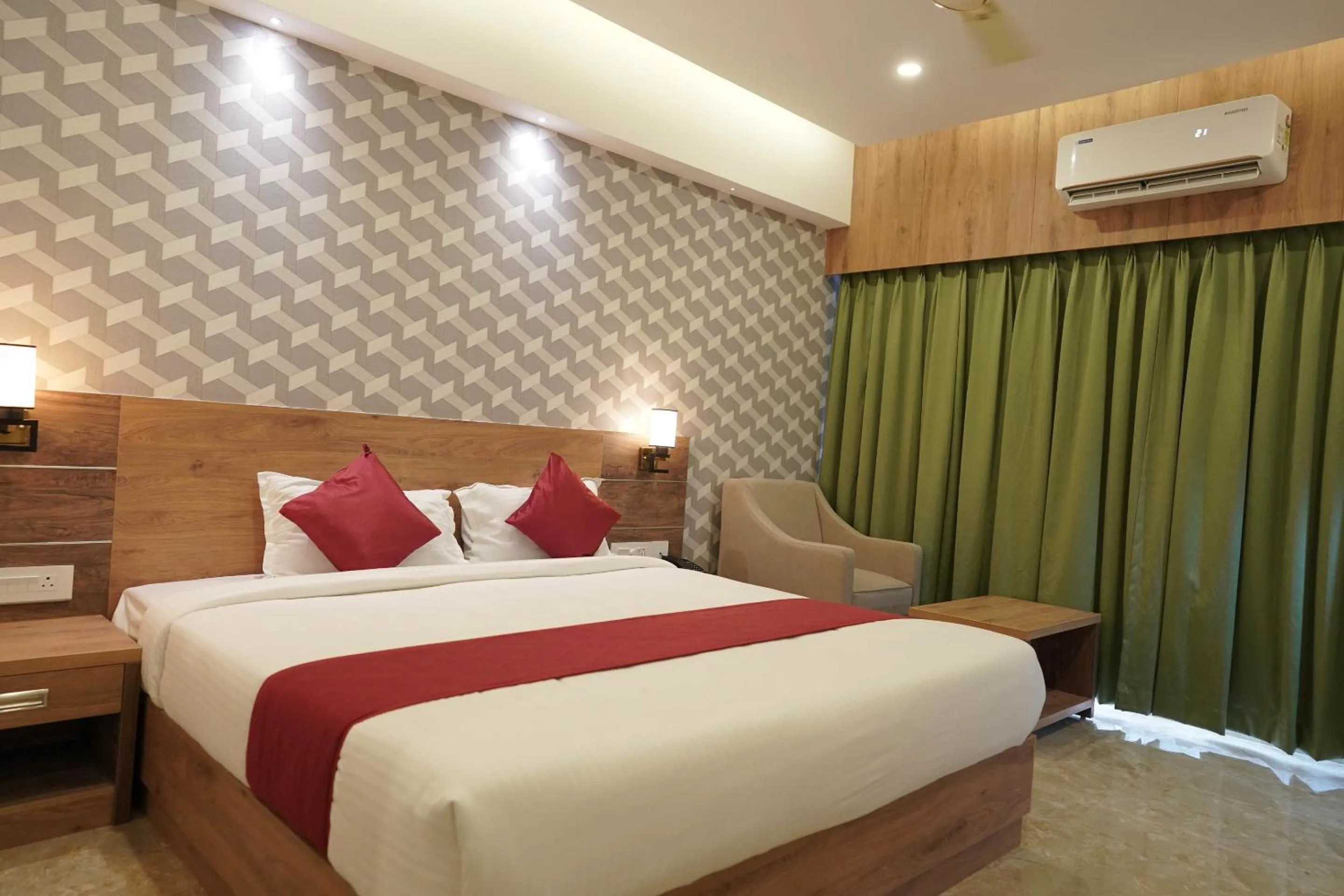 Bed in HOTEL VKJ INN Aluva
