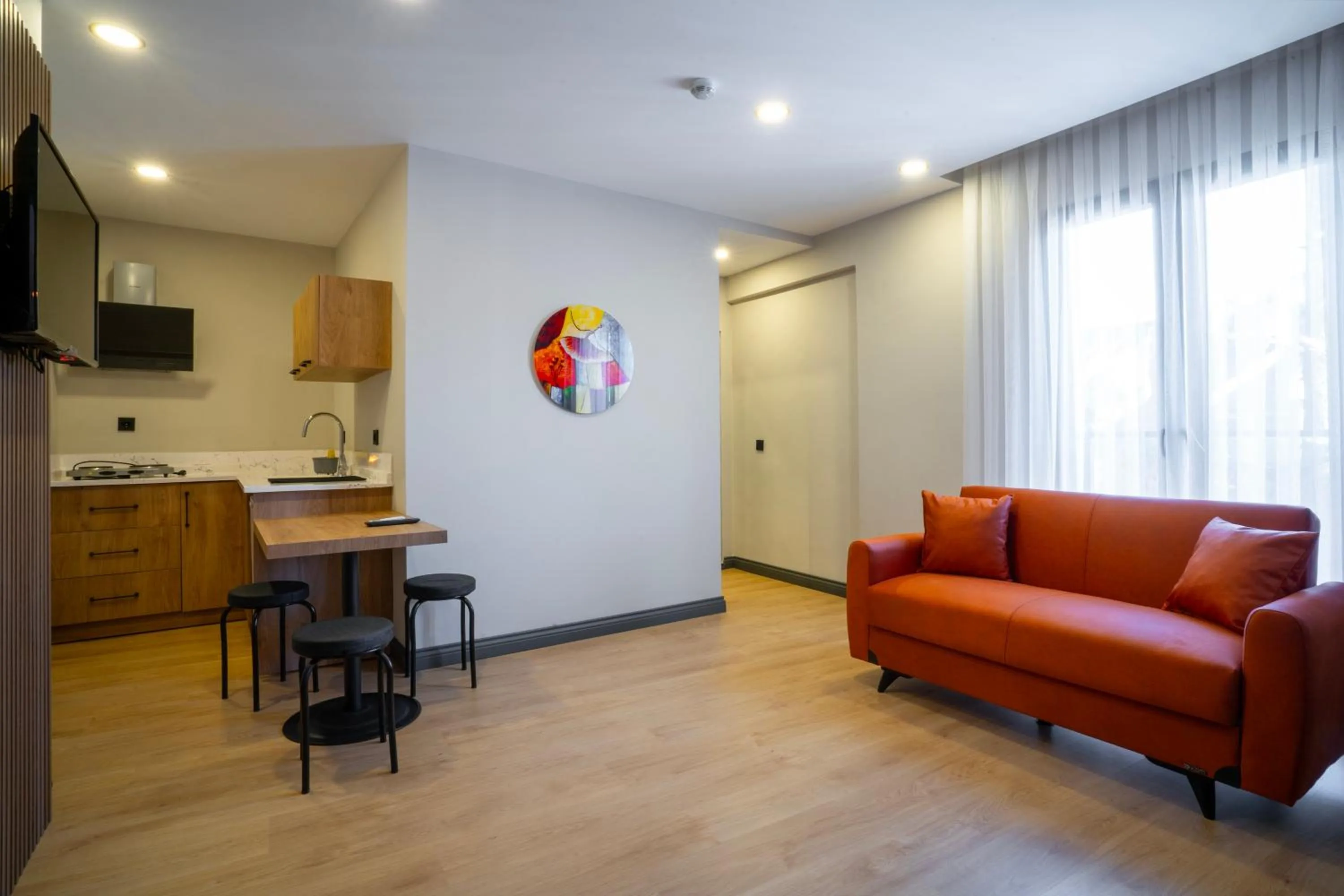 Kitchen or kitchenette in LELİKO SUITES