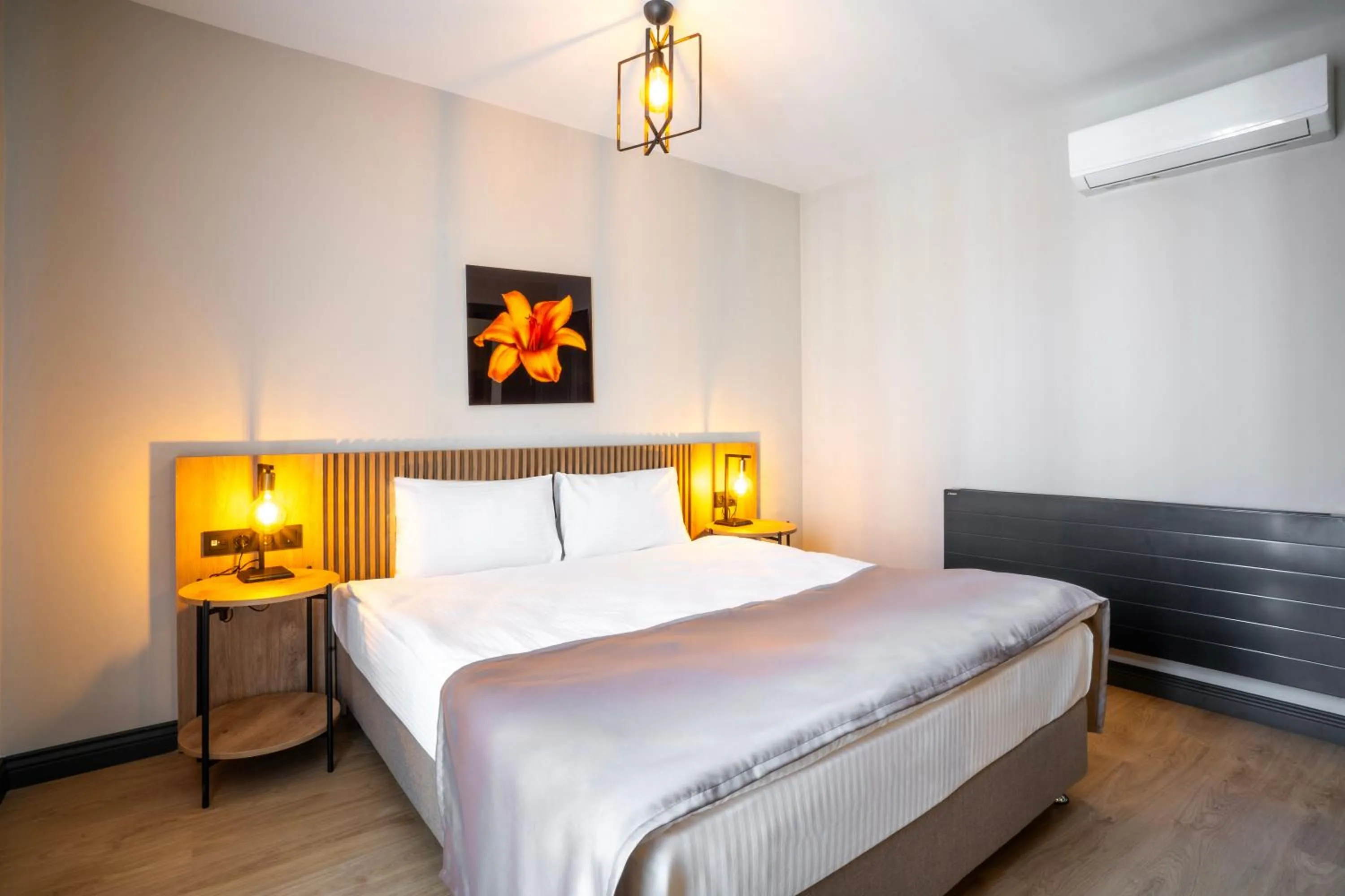 Bed in LELİKO SUITES