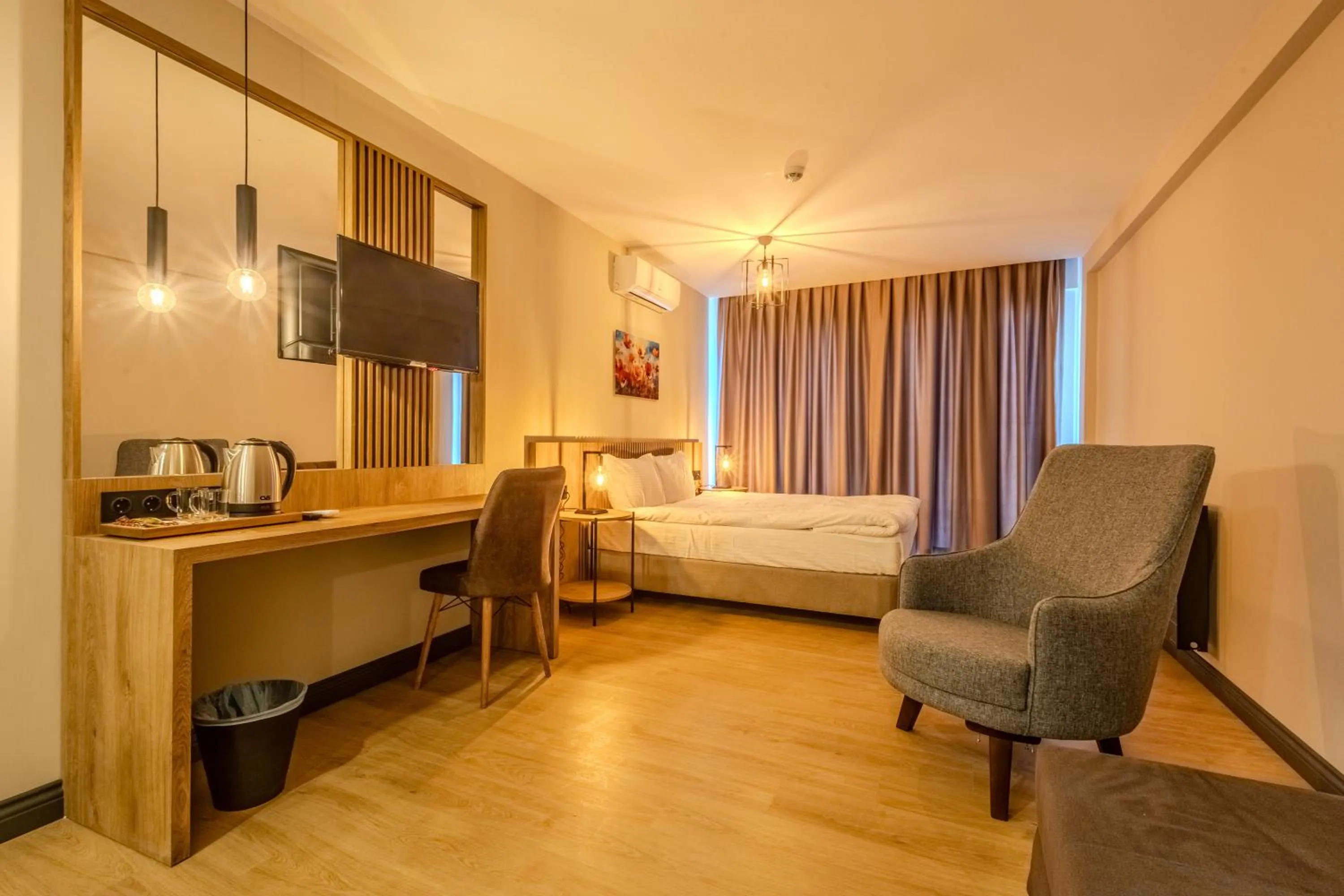 TV and multimedia, Bed in LELİKO SUITES