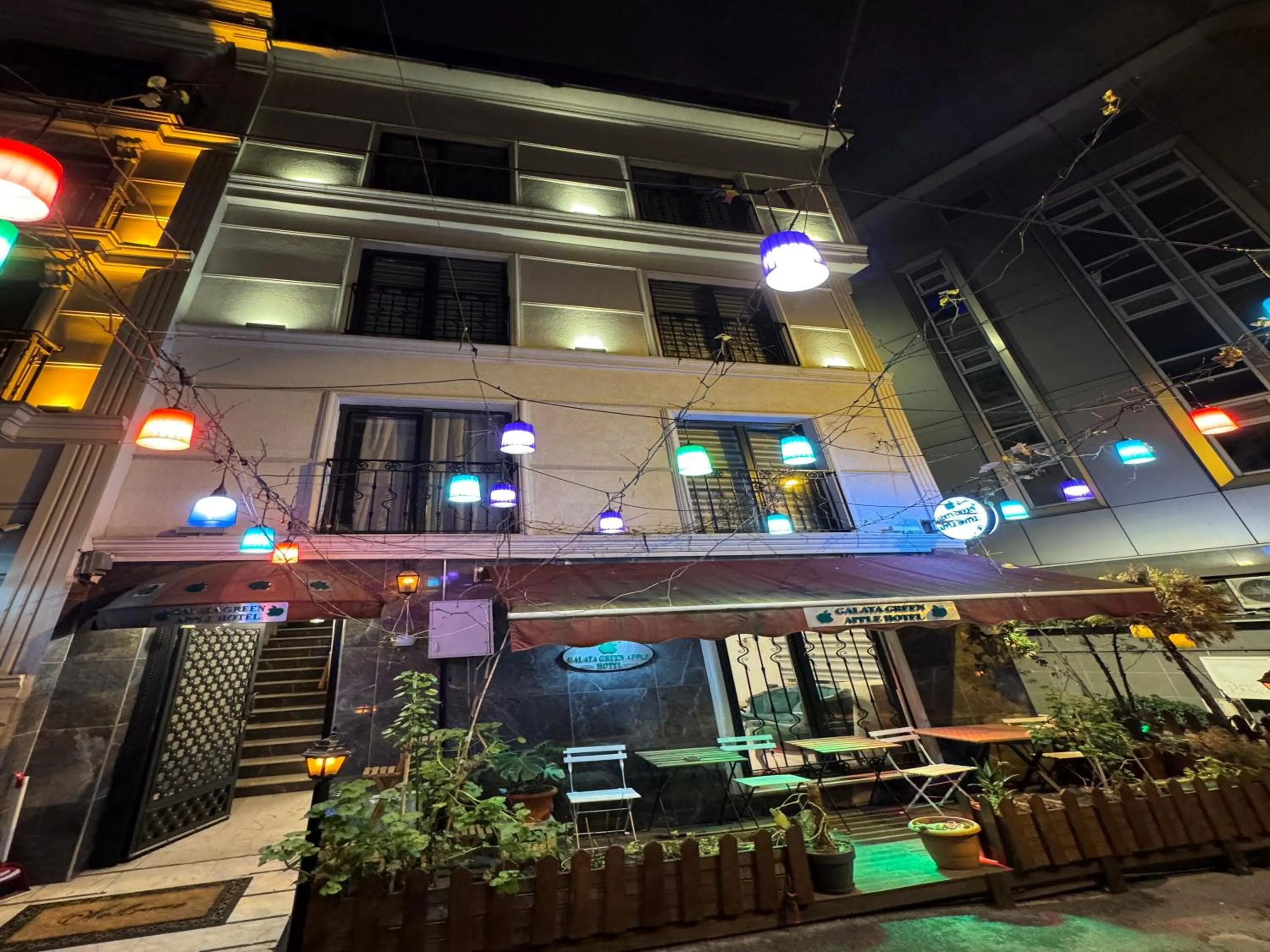 Property building in GALATAGREENAPPLEHOTEL