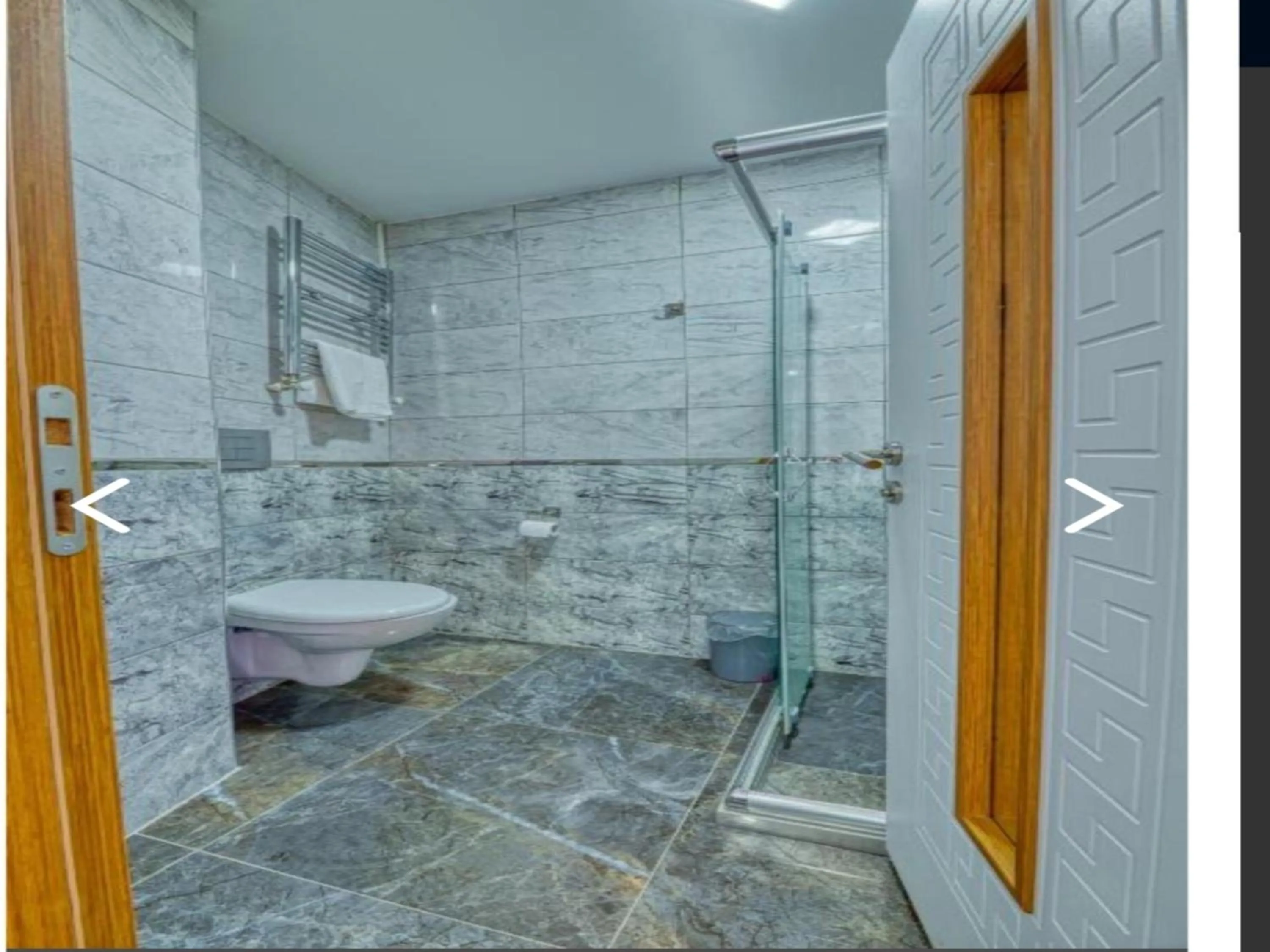 Shower in GALATAGREENAPPLEHOTEL