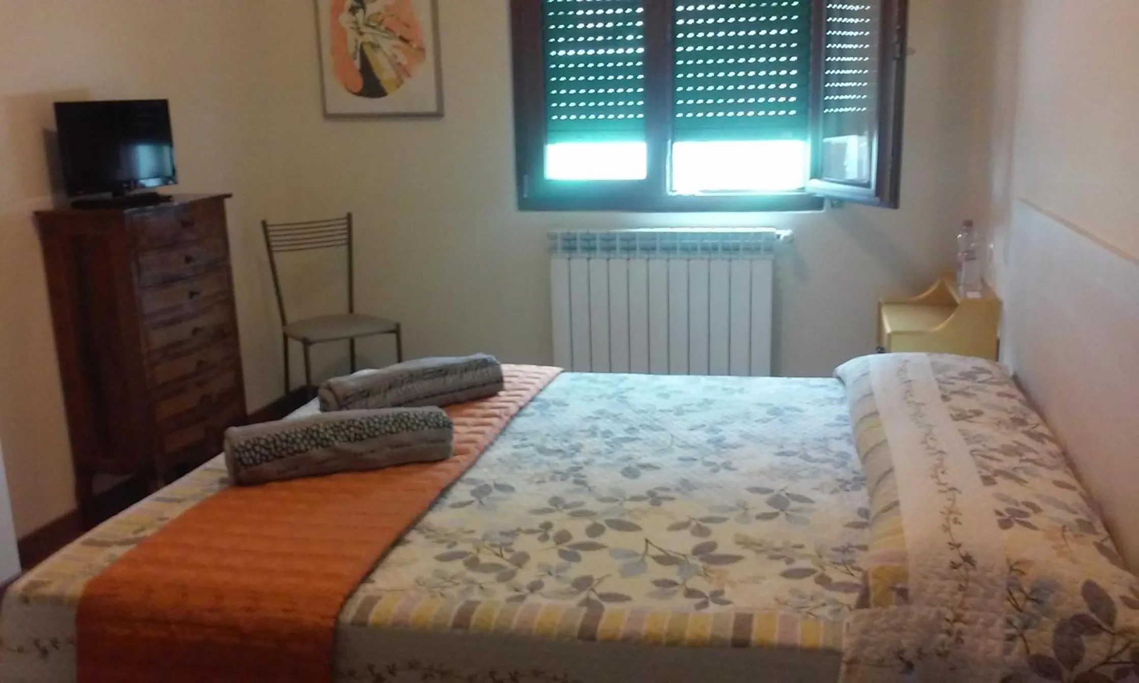 Property building, Bed in Cadorna Chalet