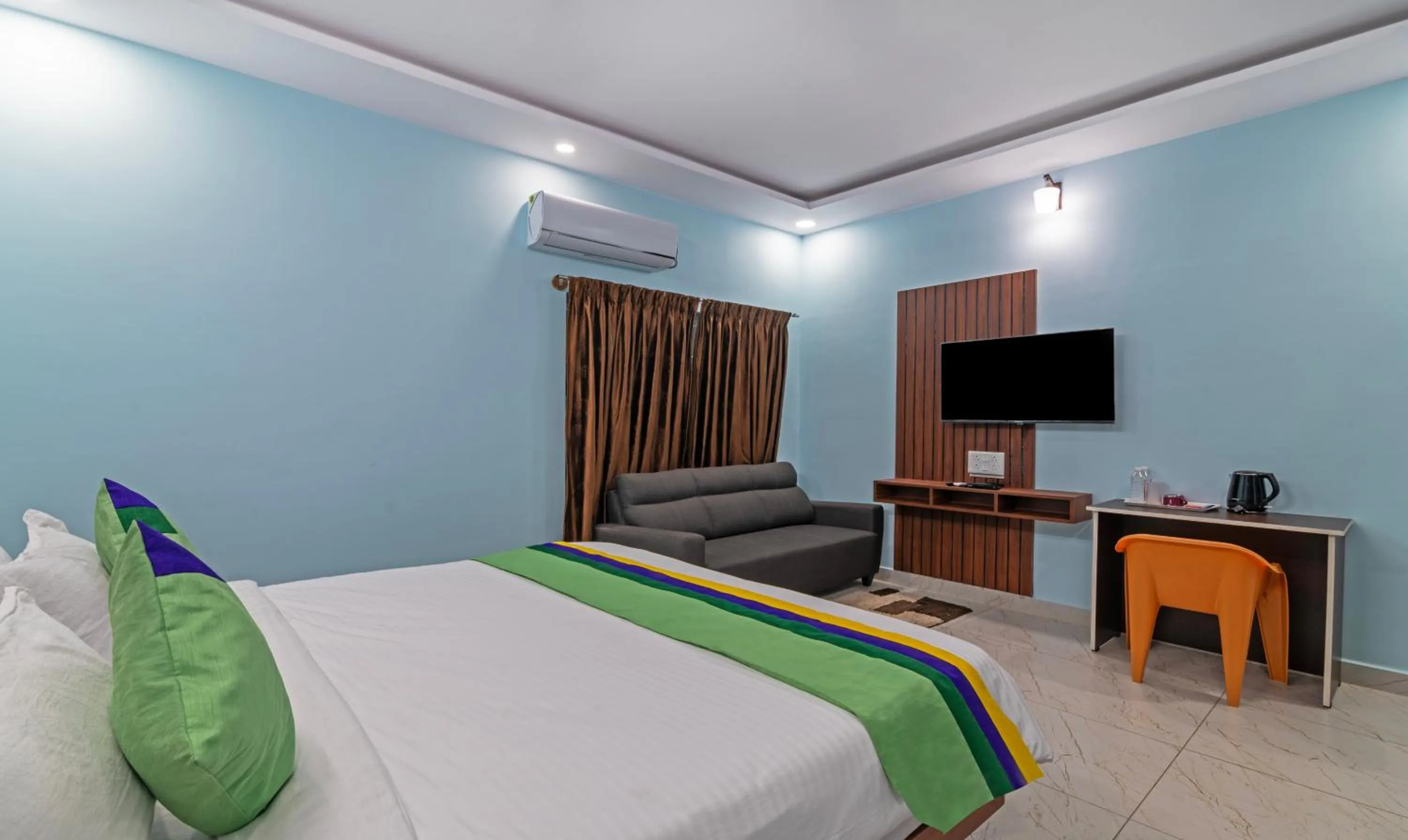 Bedroom, Bed in Itsy Hotels Kurinji Stay Inn