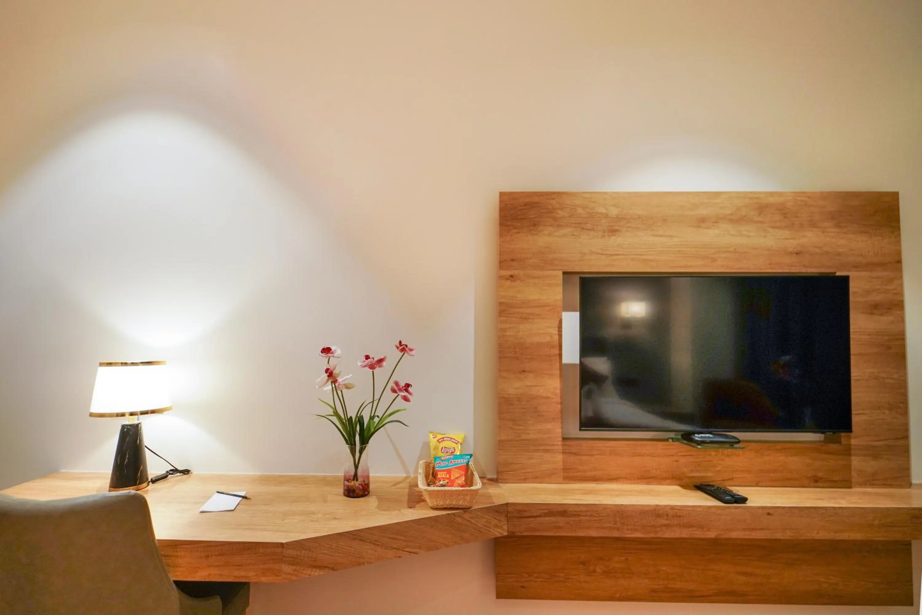 TV and multimedia in Hotel Park Inn Nellore - Near the Hospital & Highway