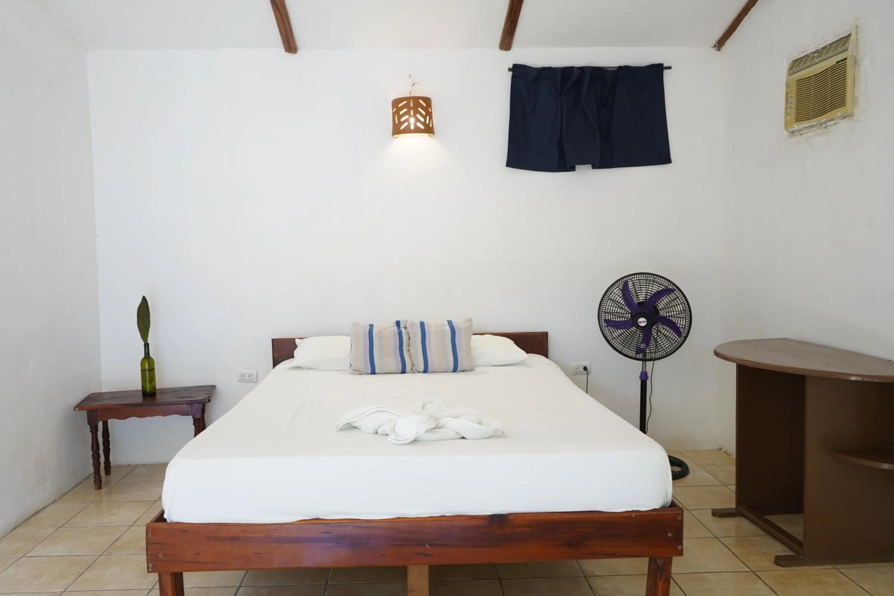 Bed in El Pacifico Hotel