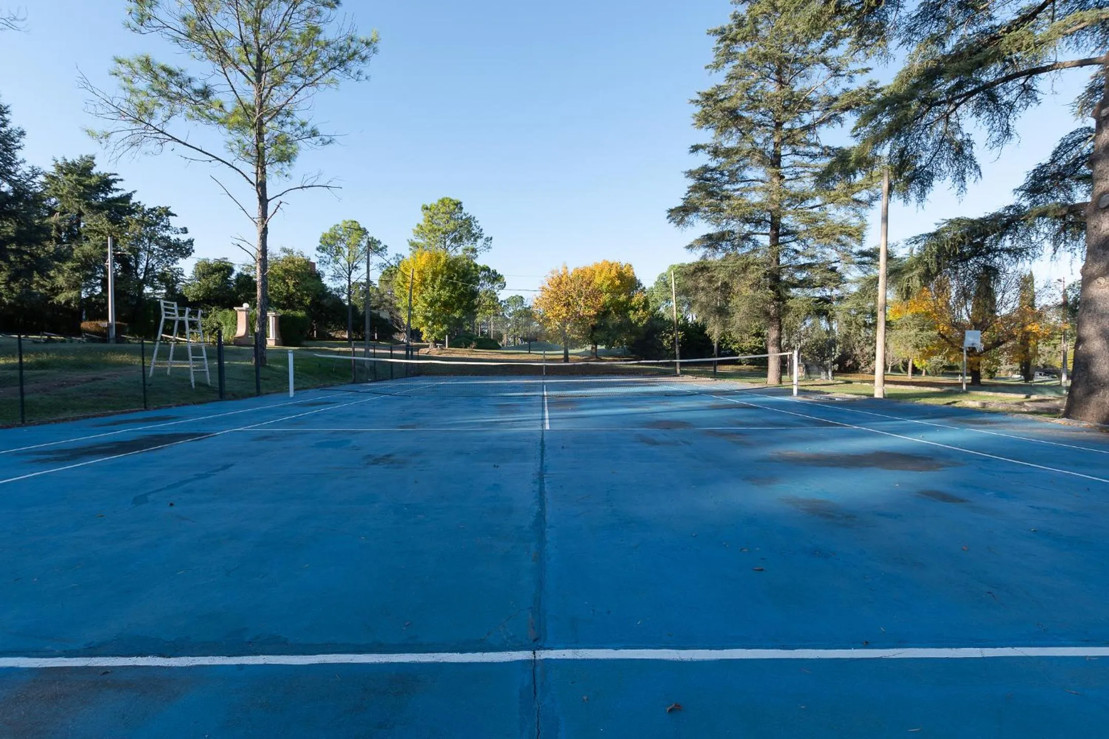 Tennis court in San Miguel Plaza Hotel All Inclusive