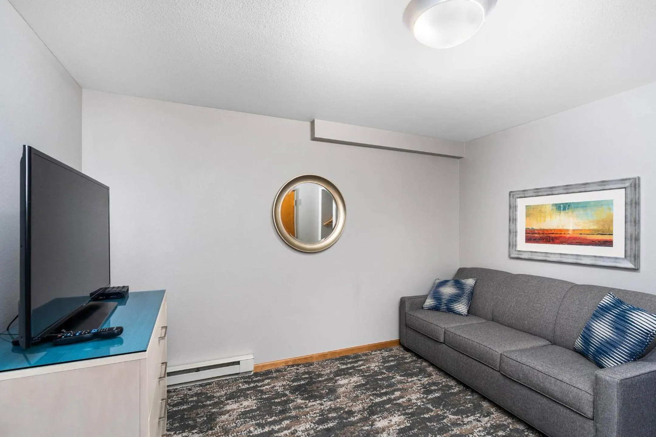 TV and multimedia in Beacon Pointe on Lake Superior