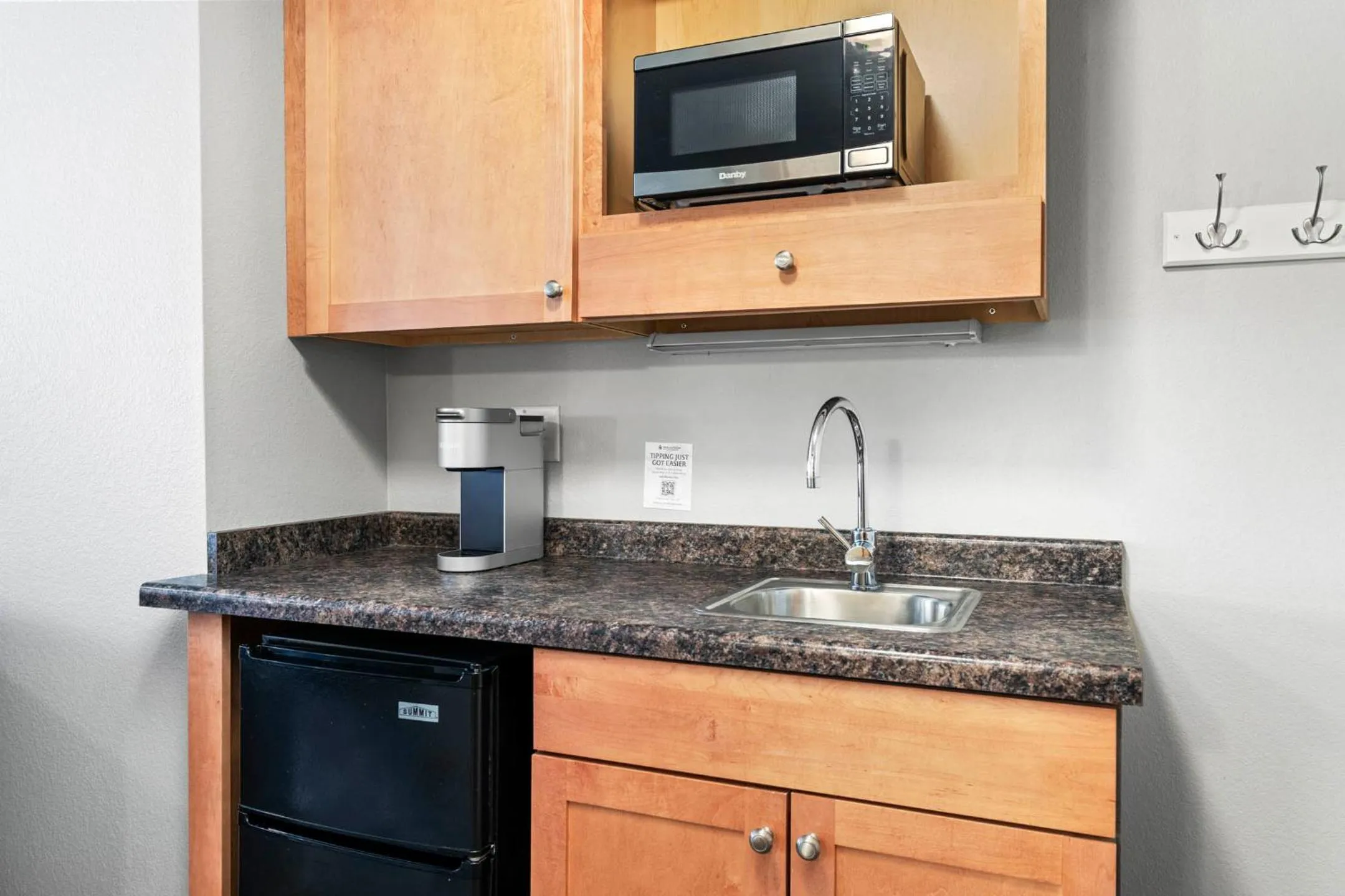 Kitchen or kitchenette in Beacon Pointe on Lake Superior