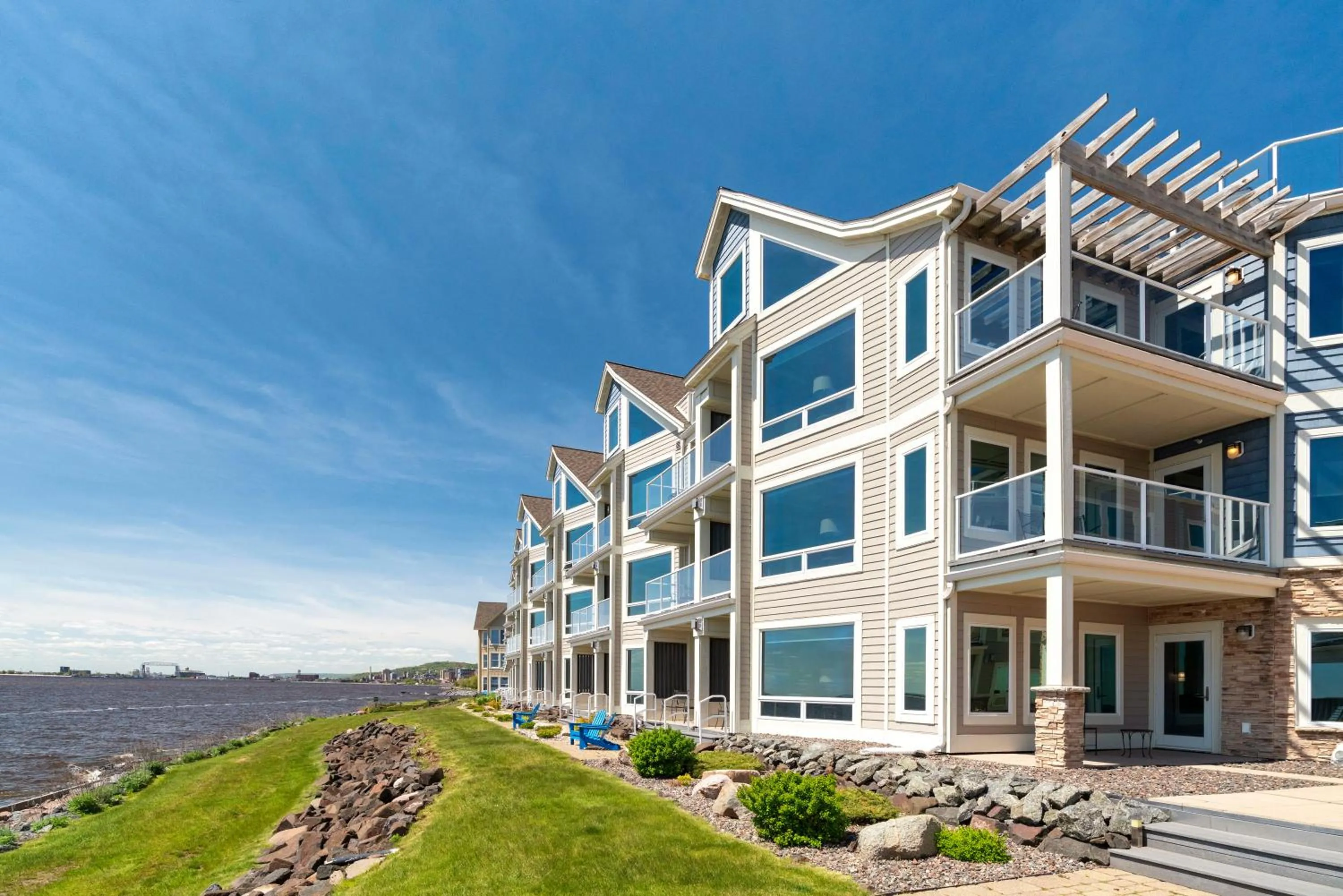 Property building in Beacon Pointe on Lake Superior