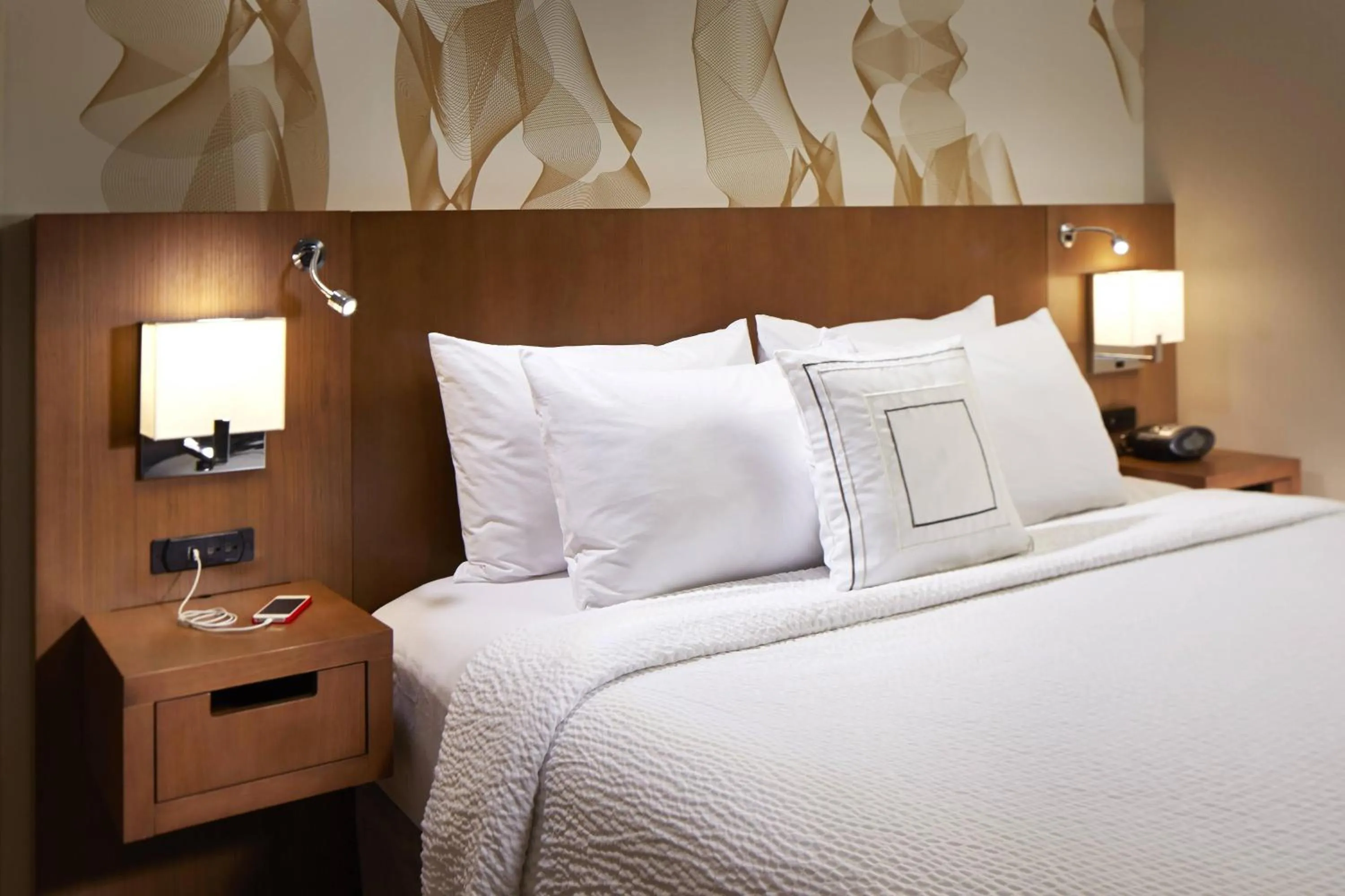 Photo of the whole room, Bed in Courtyard by Marriott Sunnyvale Silicon Valley