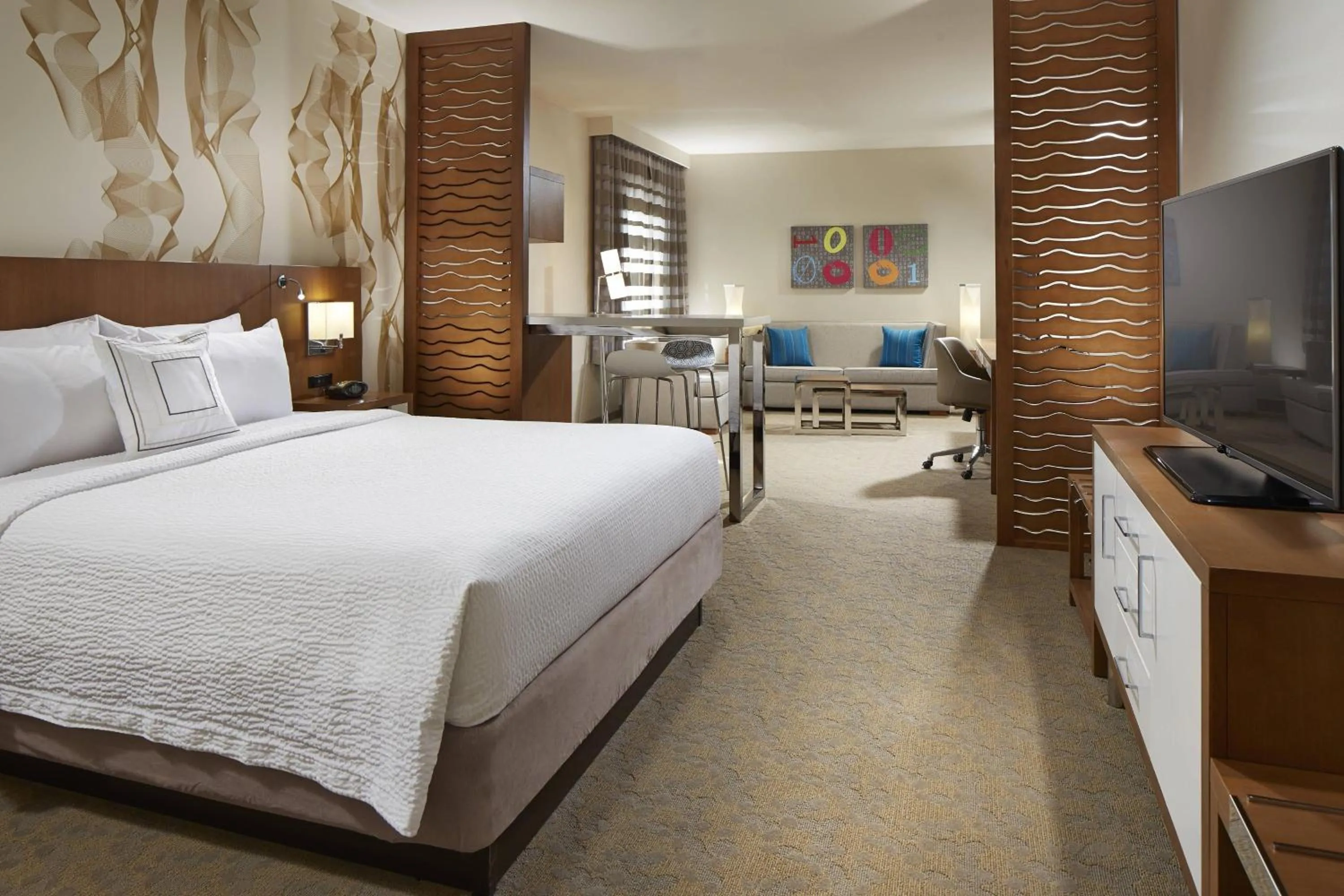 Photo of the whole room, Bed in Courtyard by Marriott Sunnyvale Silicon Valley