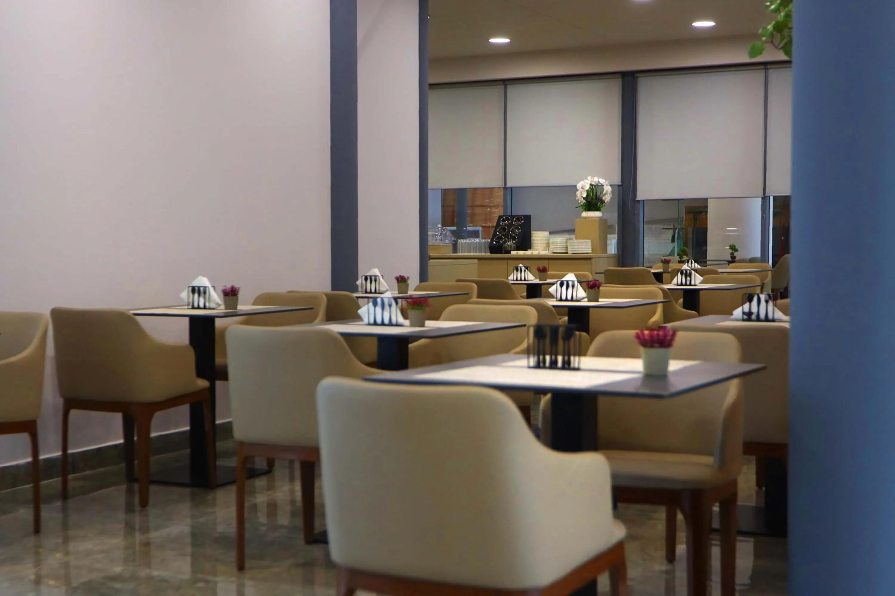 Restaurant/places to eat in Metro Hotel Terminal