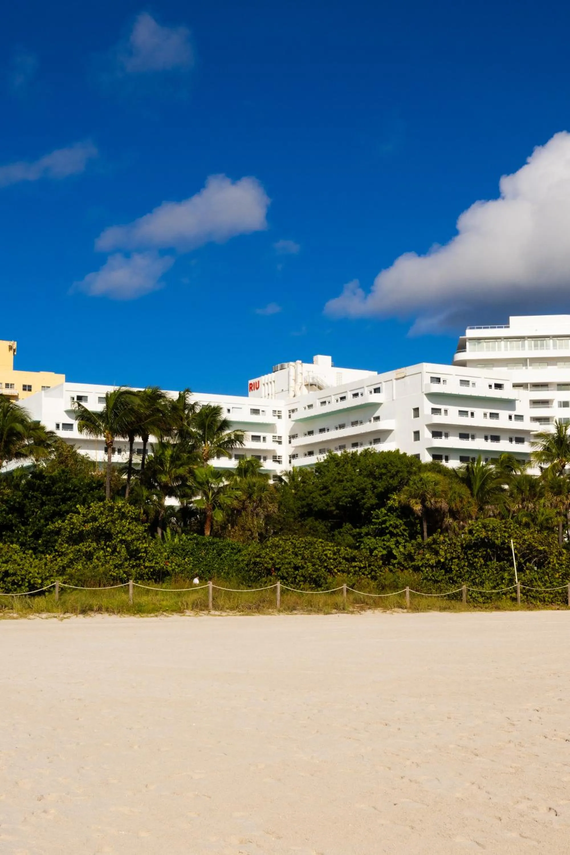 Property building in Riu Plaza Miami Beach