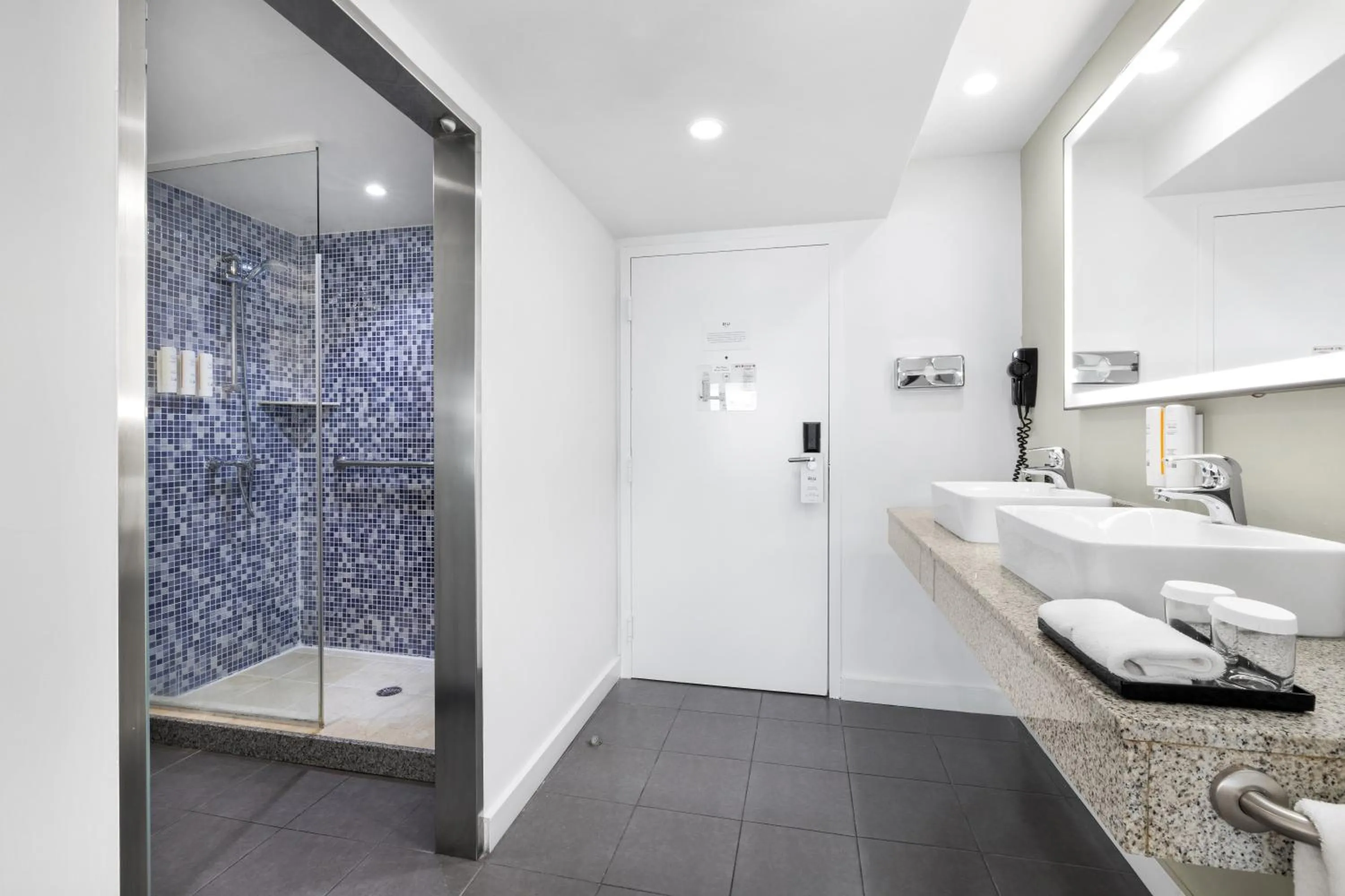 Bathroom in Riu Plaza Miami Beach