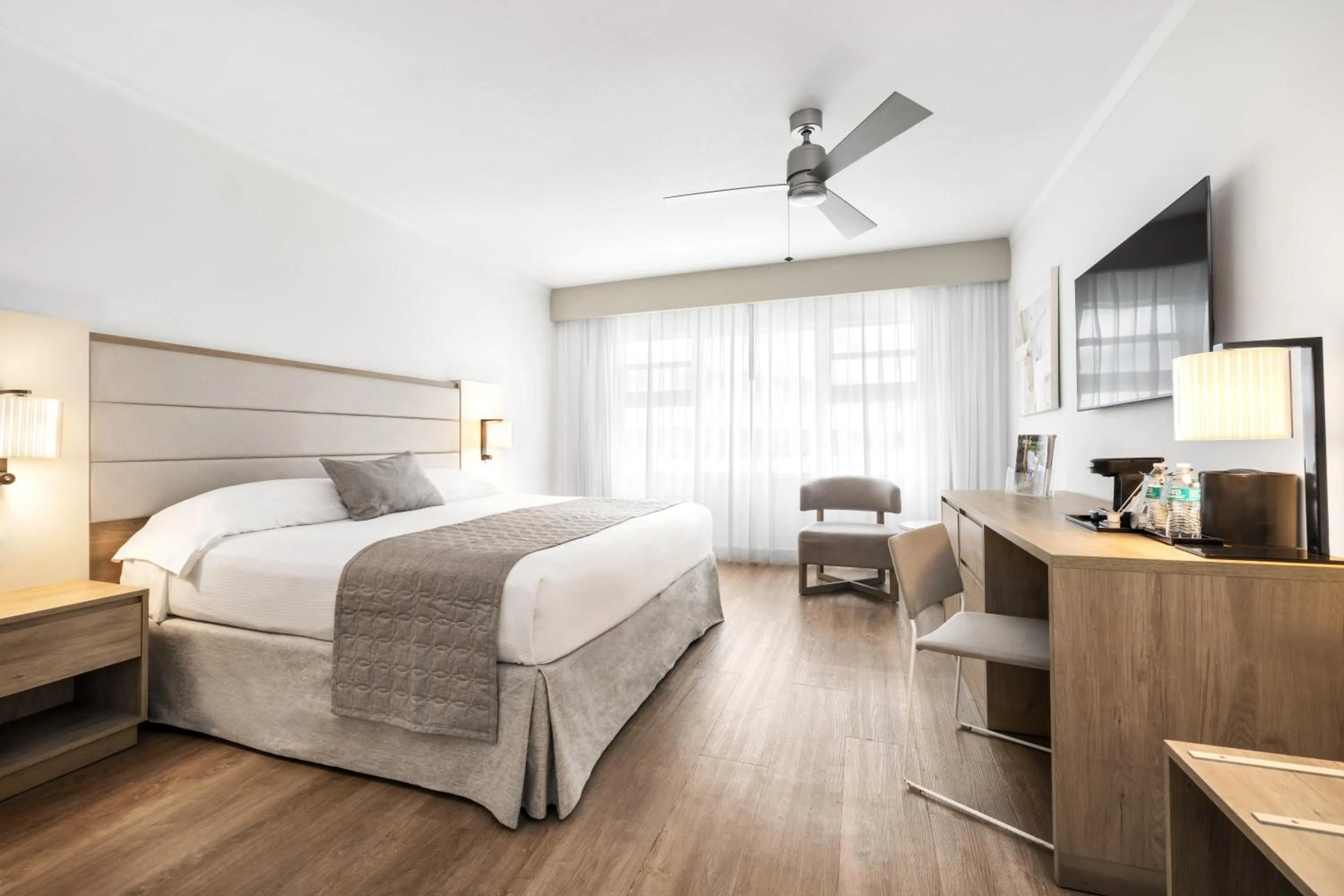 Bed in Riu Plaza Miami Beach