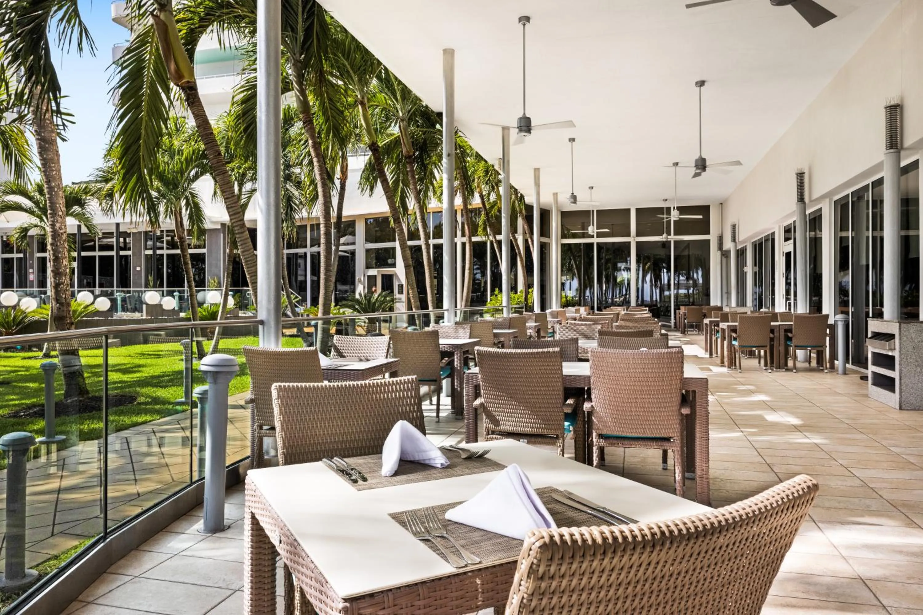 Patio in Riu Plaza Miami Beach