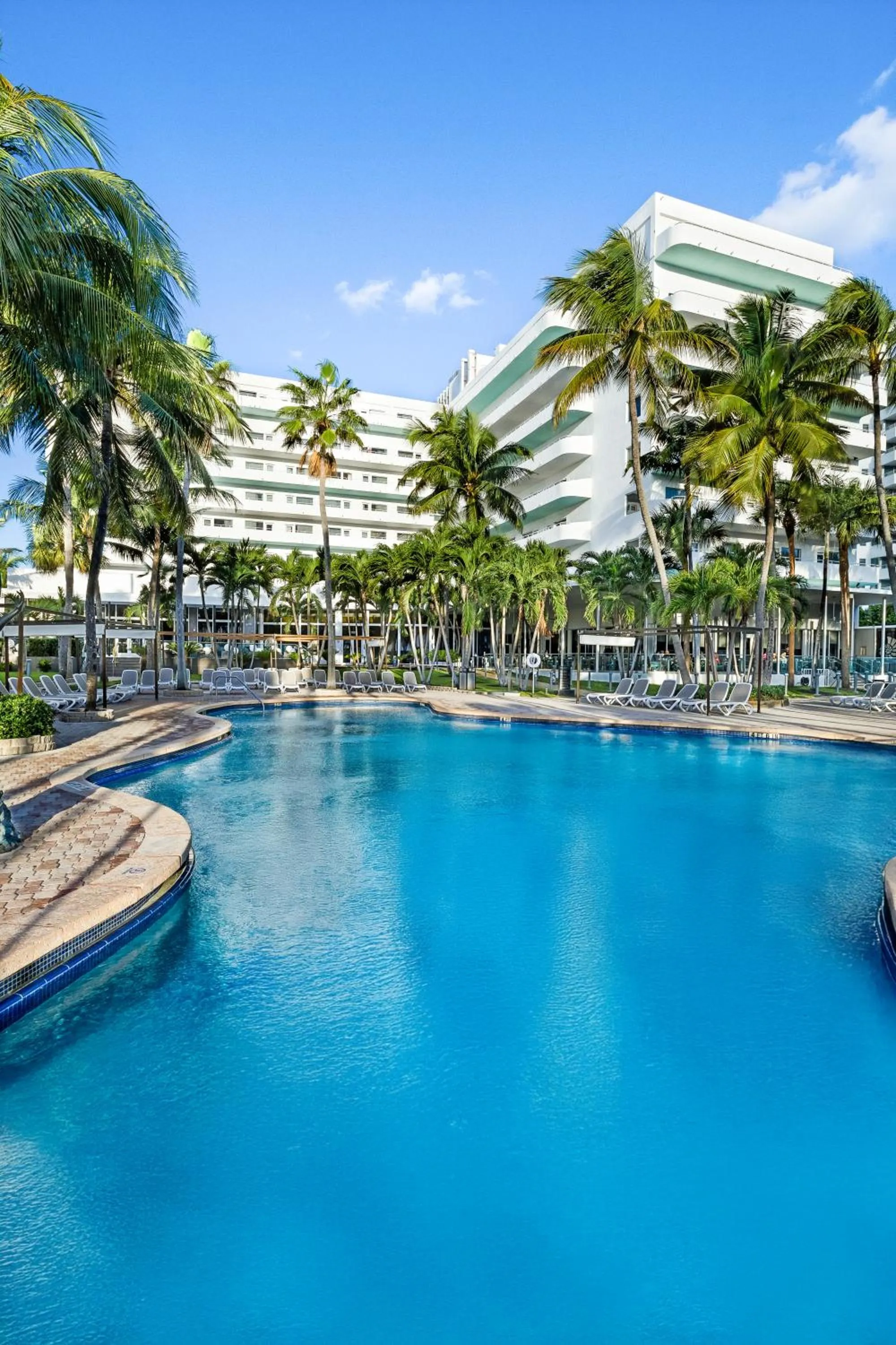 Pool view in Riu Plaza Miami Beach