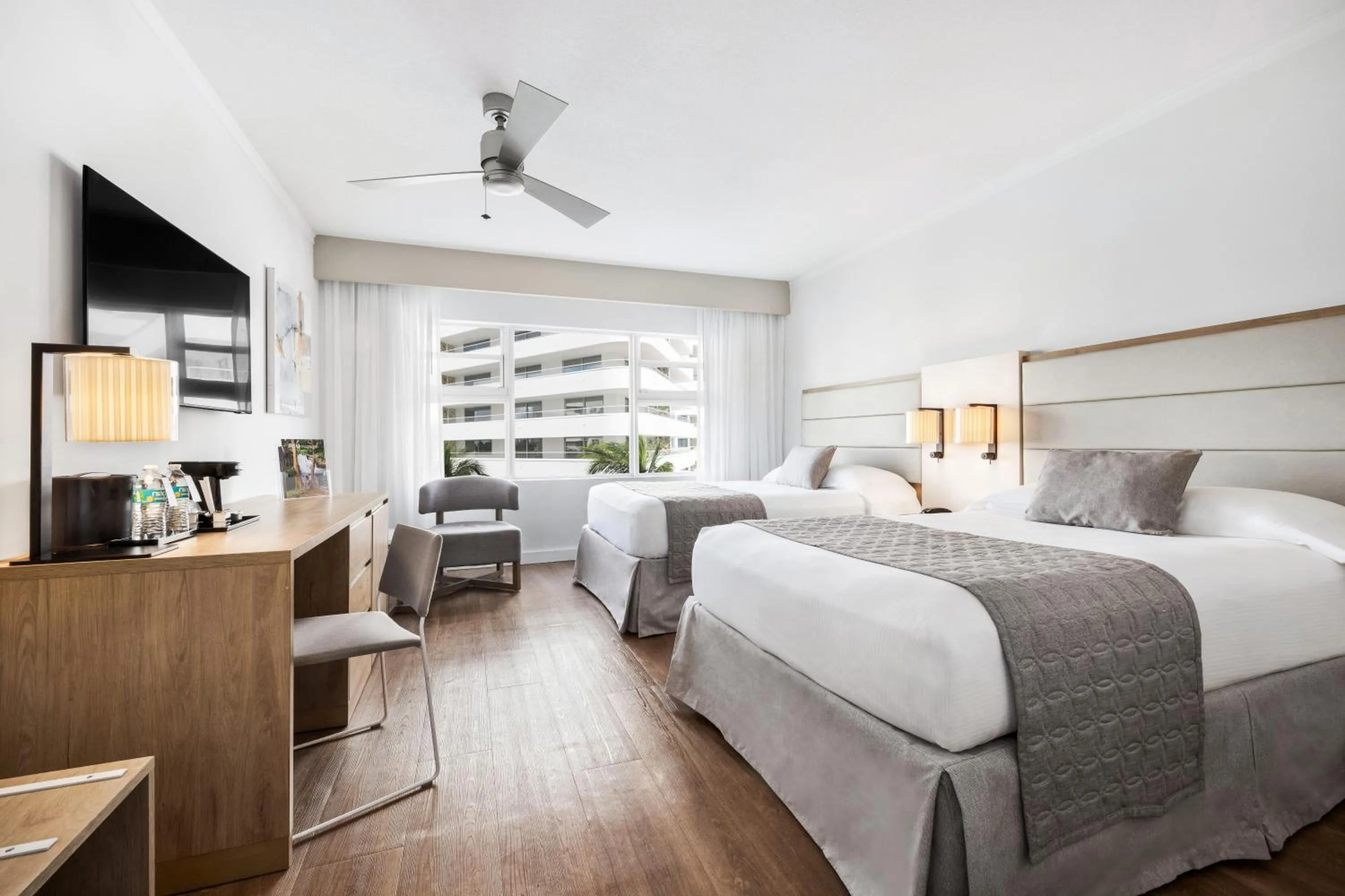 Bed in Riu Plaza Miami Beach