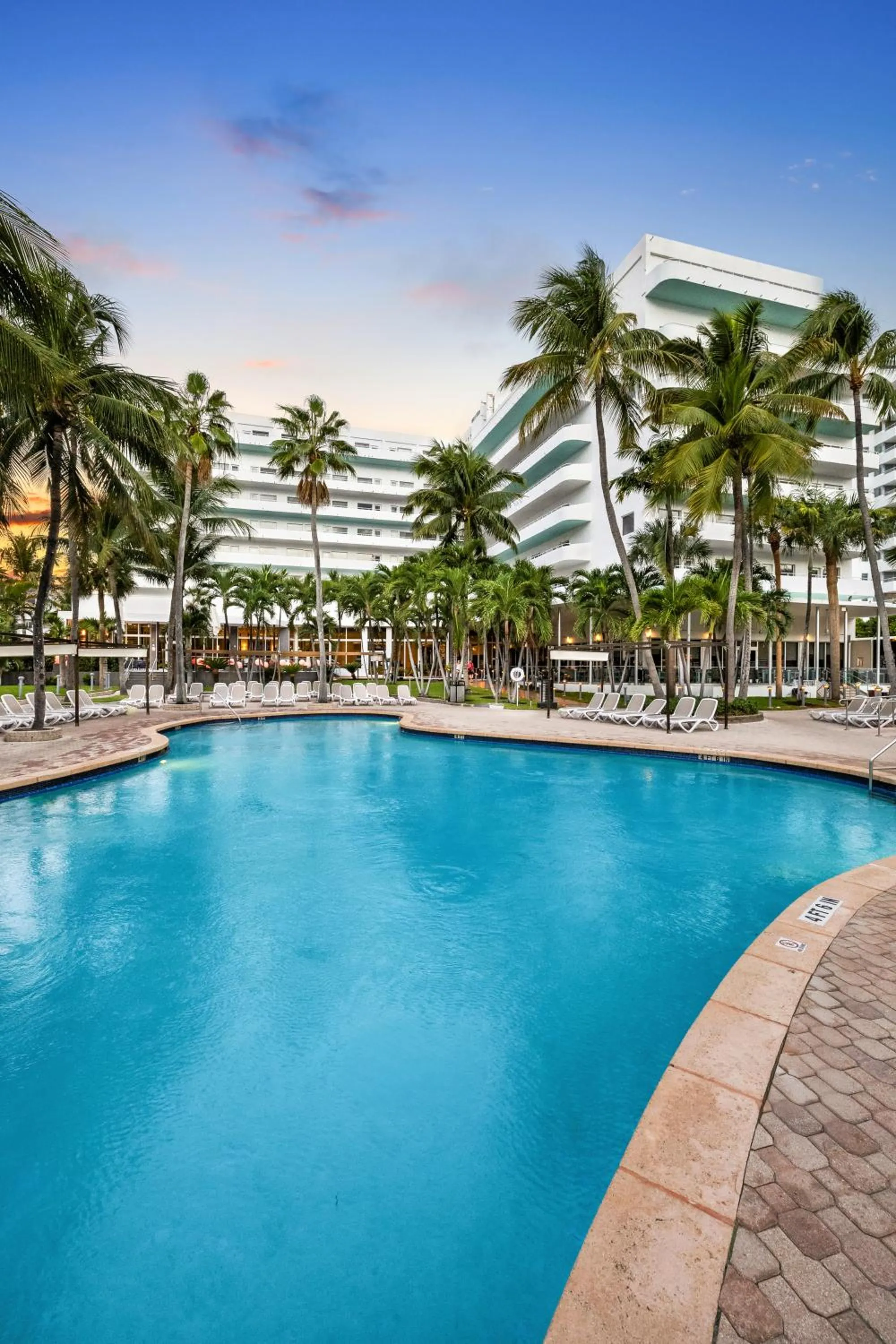 Pool view in Riu Plaza Miami Beach