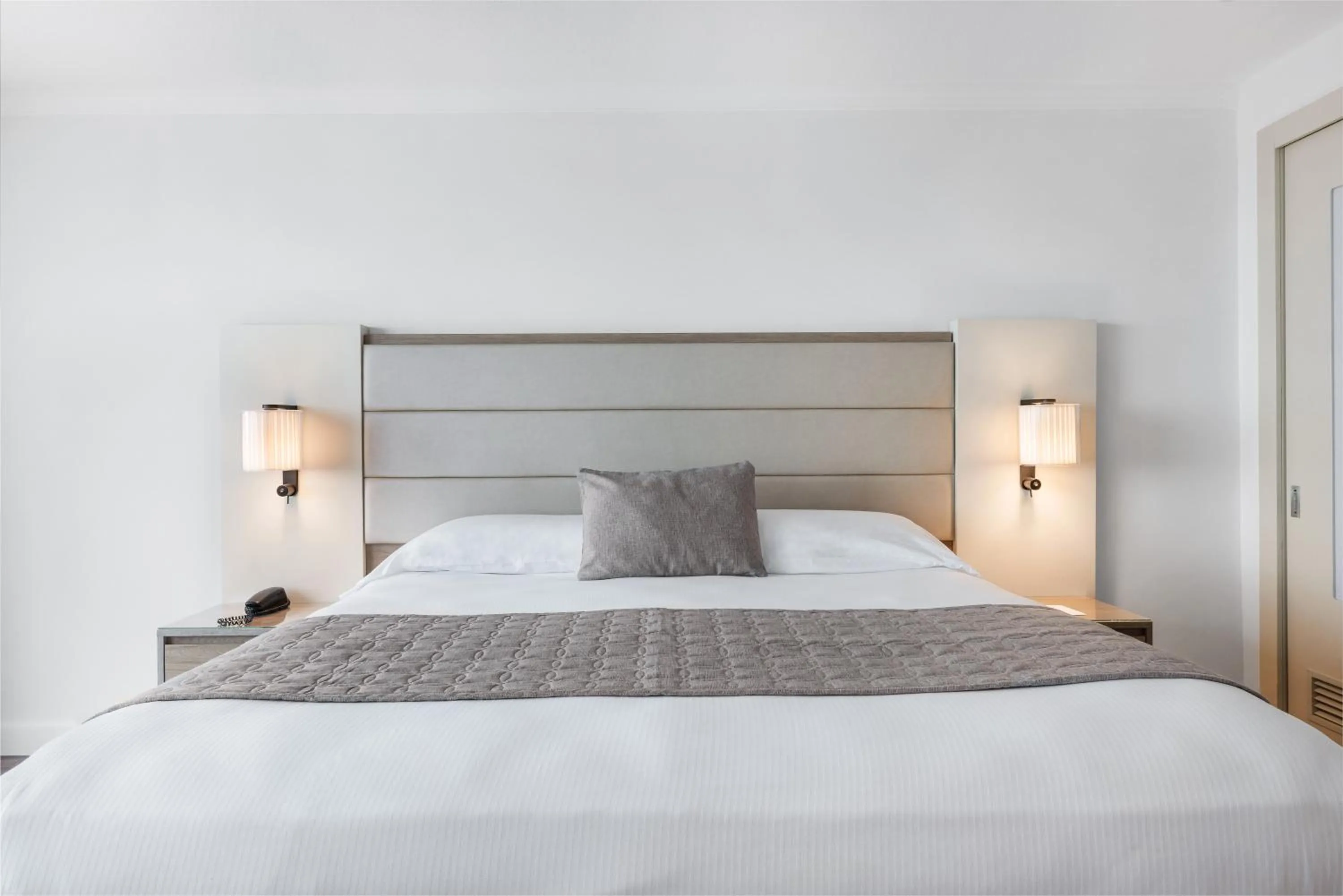 Bed in Riu Plaza Miami Beach