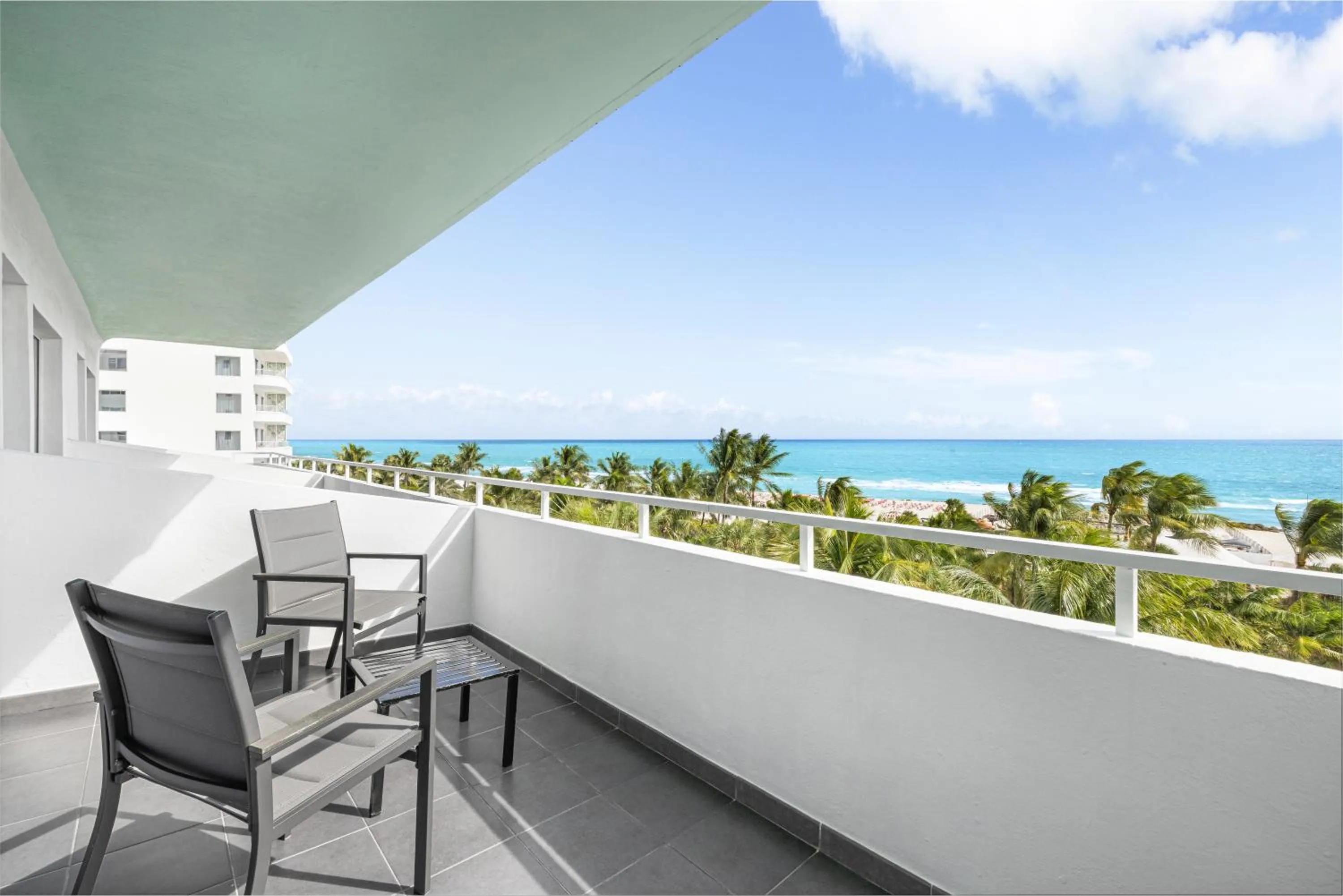 Balcony/Terrace in Riu Plaza Miami Beach