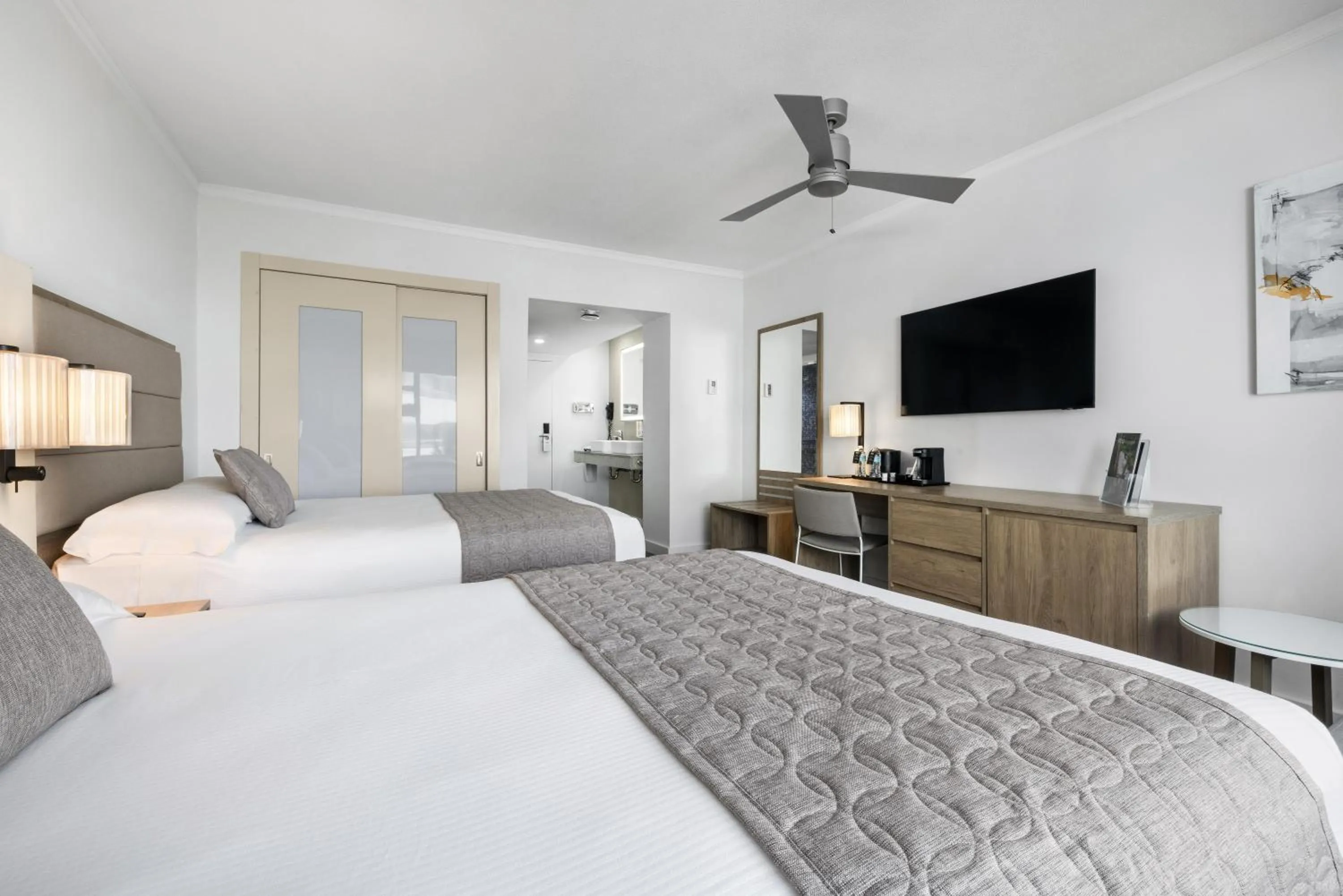 Bed in Riu Plaza Miami Beach