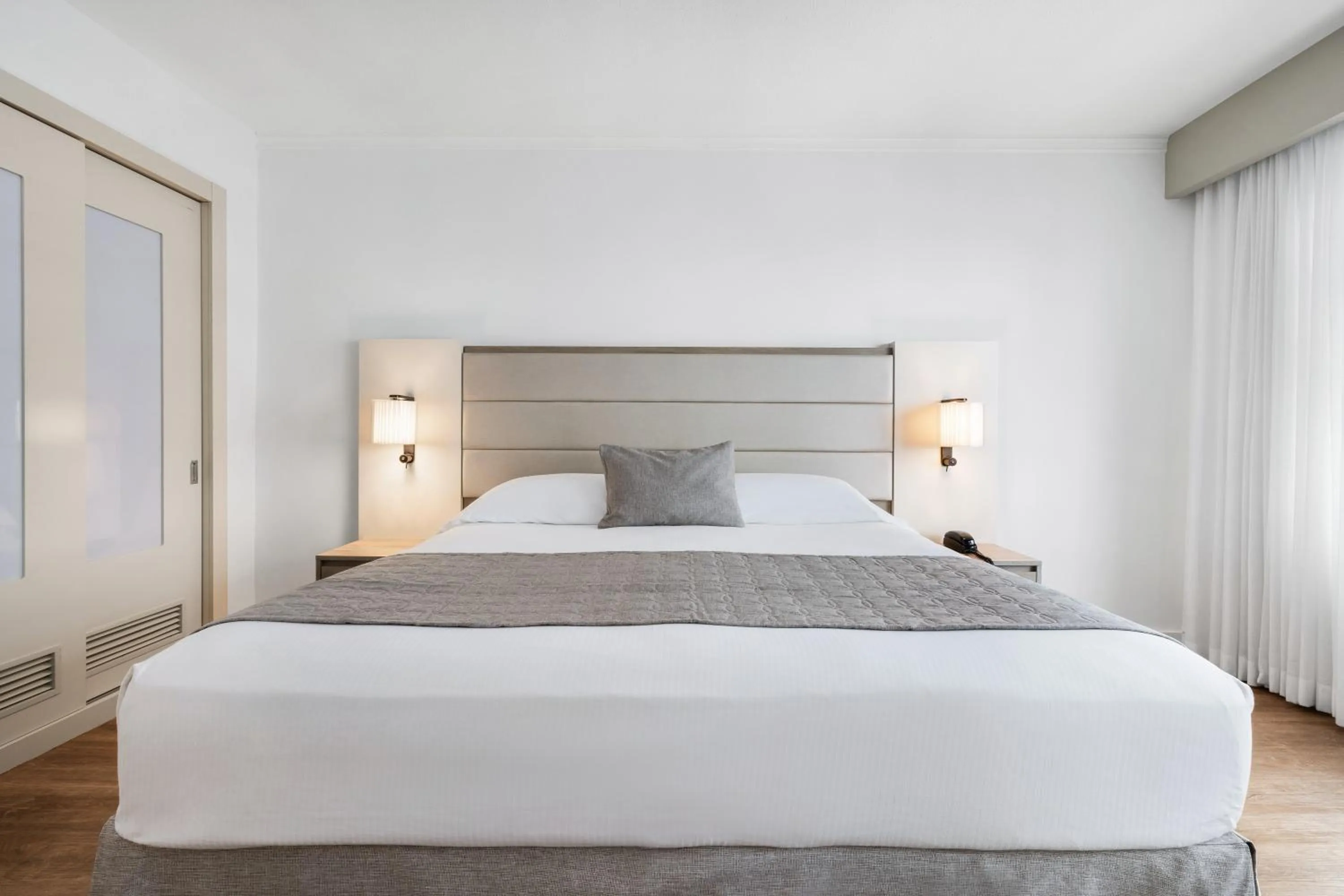 Bed in Riu Plaza Miami Beach