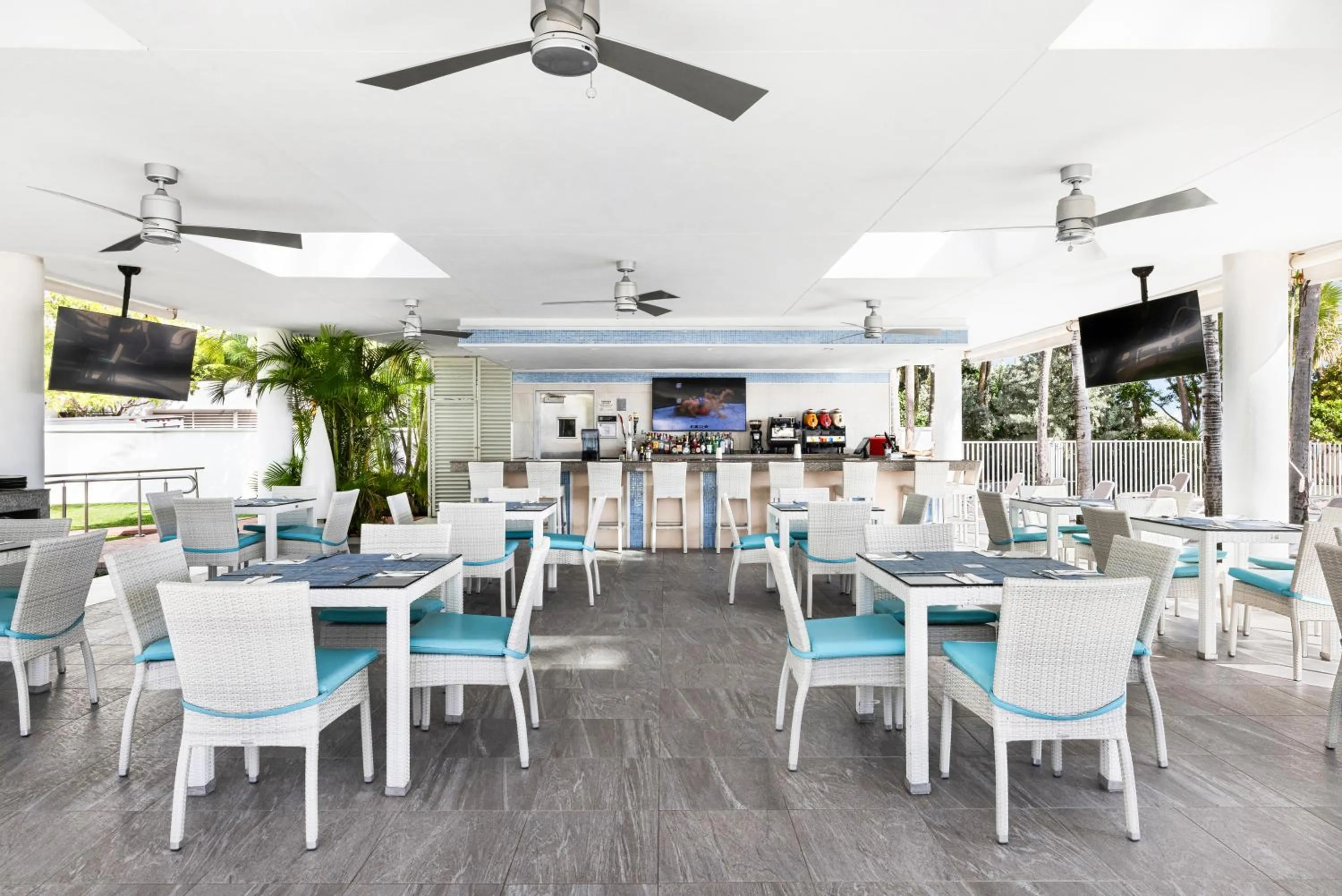 Restaurant/places to eat in Riu Plaza Miami Beach