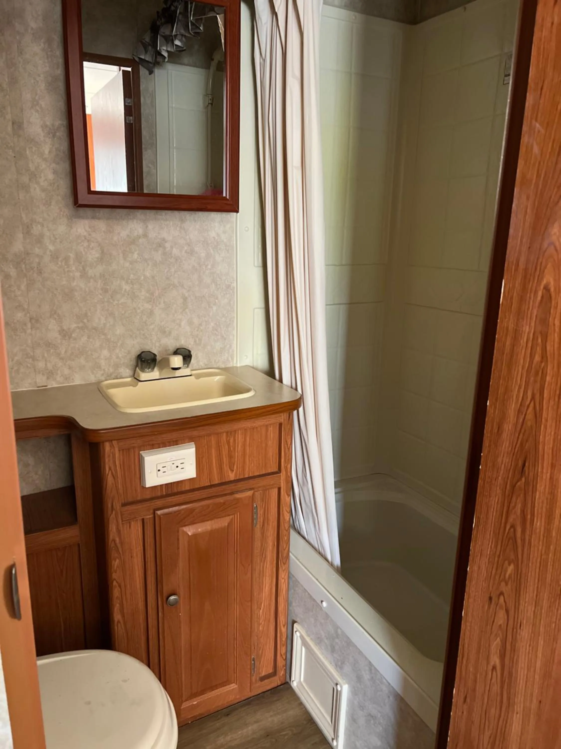 Bathroom in Kozy Haven Log Cabin Rentals