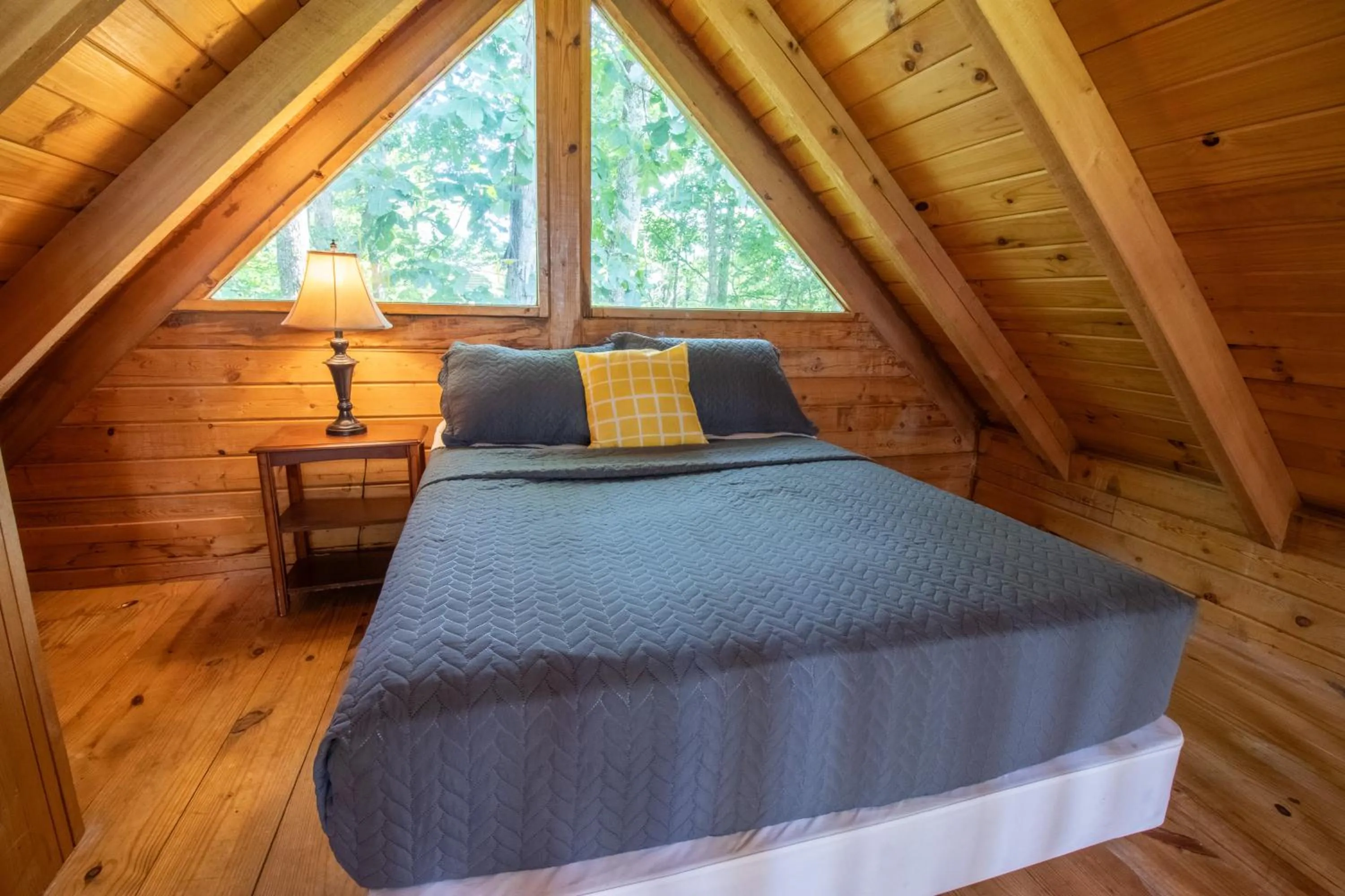 Photo of the whole room, Bed in Kozy Haven Log Cabin Rentals
