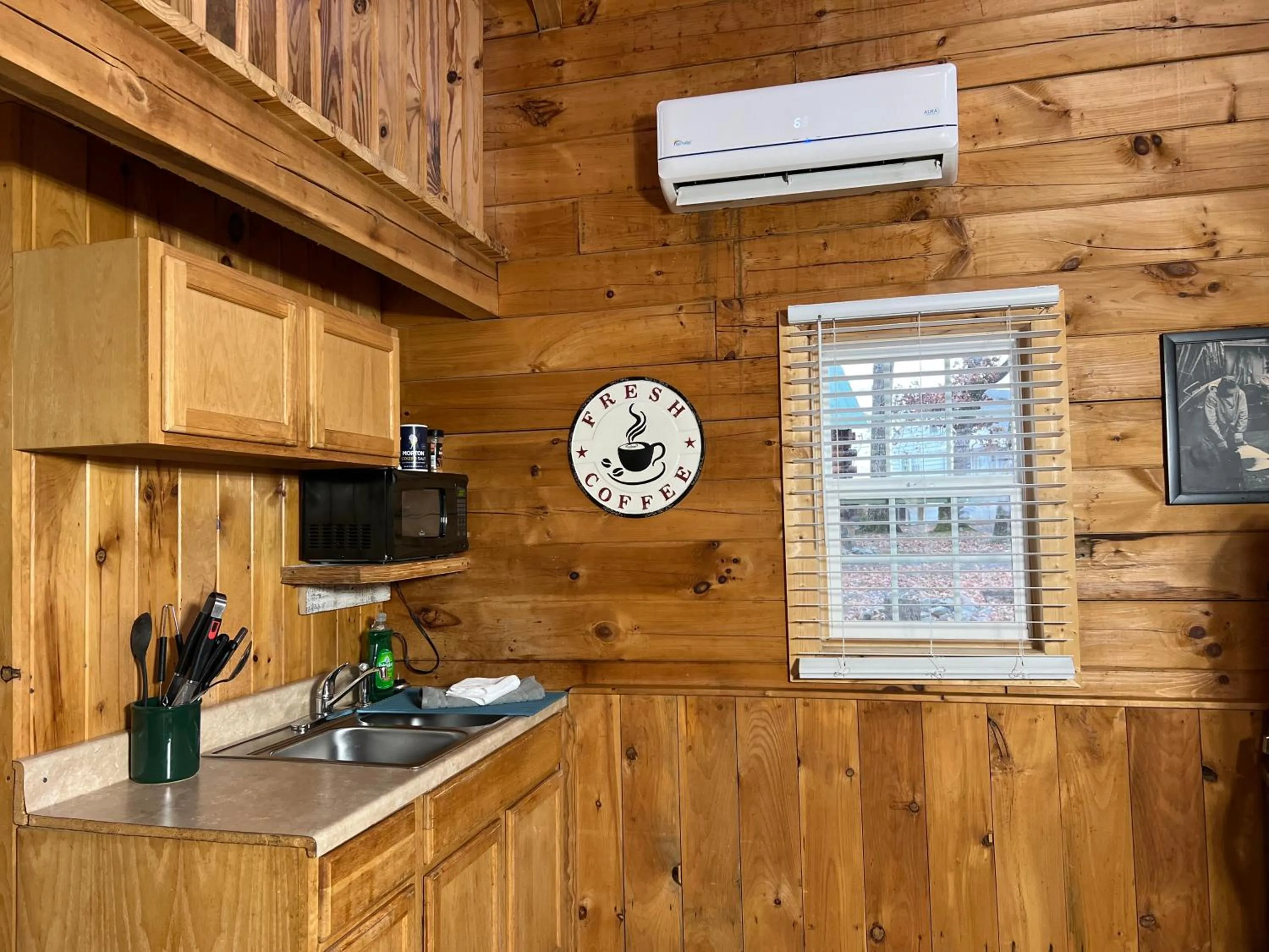 Kitchen or kitchenette in Kozy Haven Log Cabin Rentals