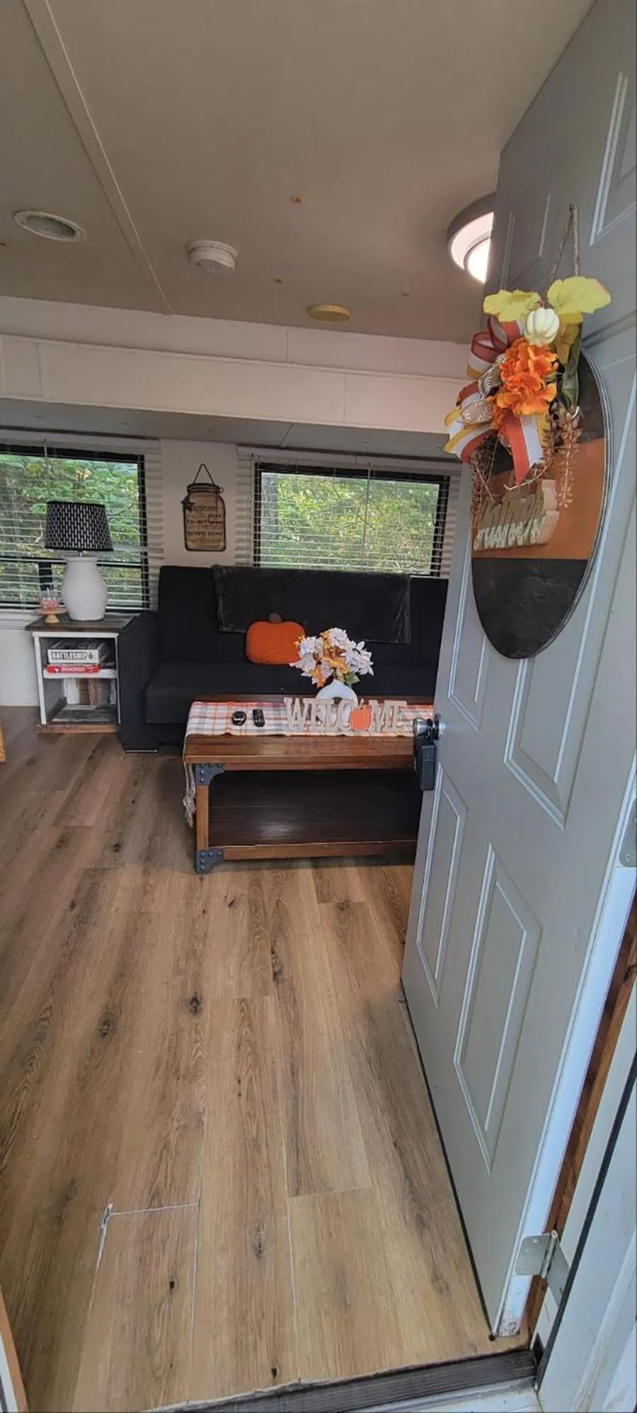 Living room in Kozy Haven Log Cabin Rentals