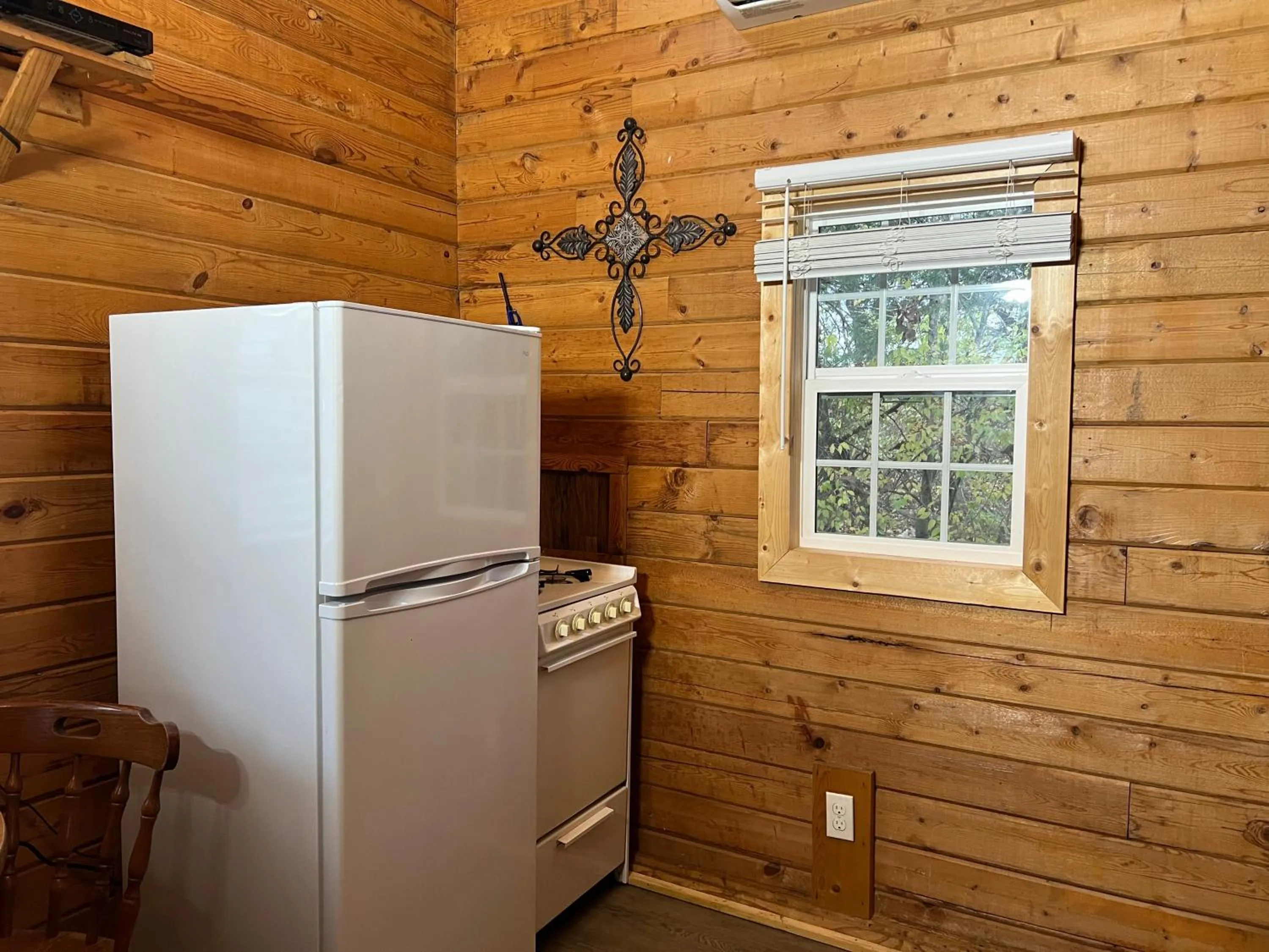 oven in Kozy Haven Log Cabin Rentals