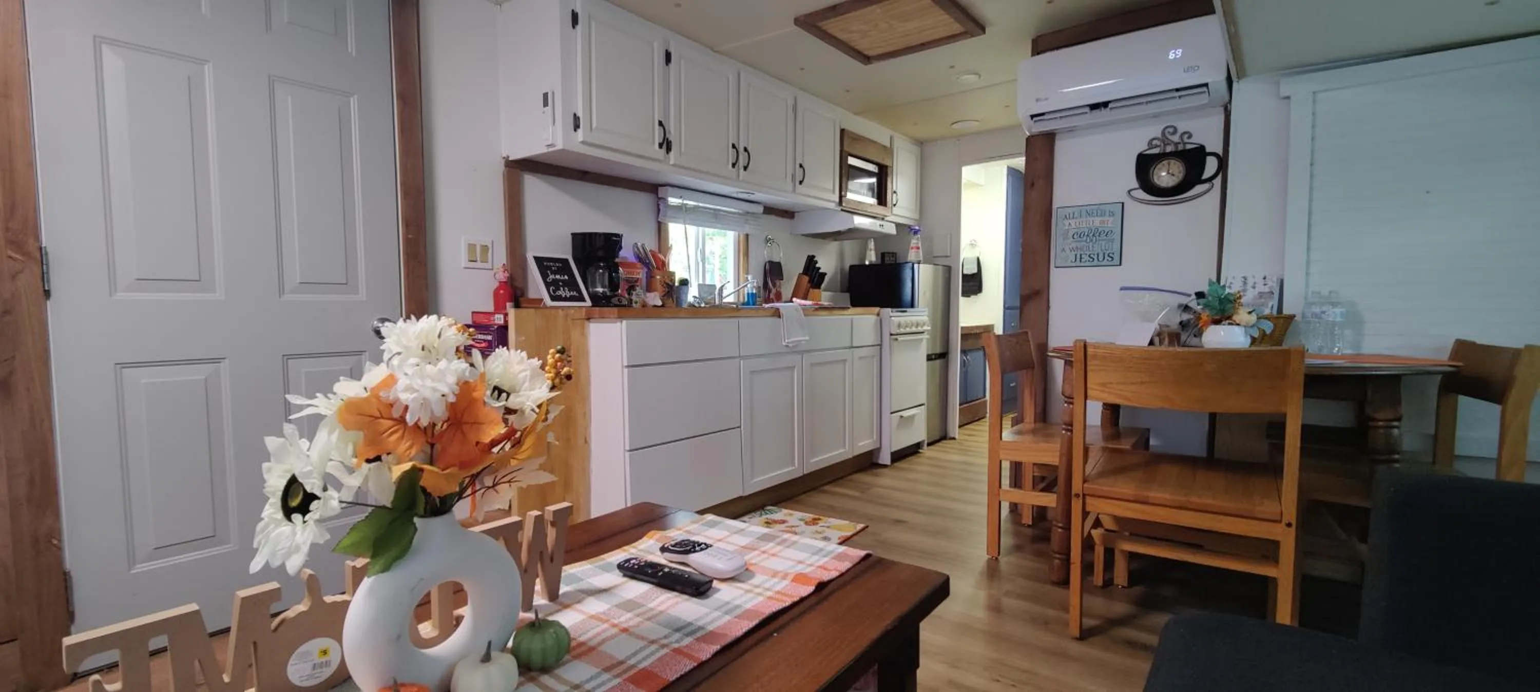 Kitchen or kitchenette in Kozy Haven Log Cabin Rentals