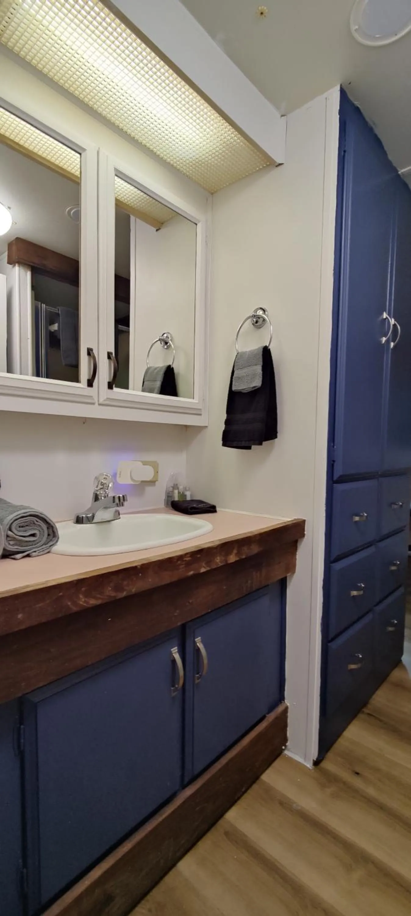 Bathroom in Kozy Haven Log Cabin Rentals