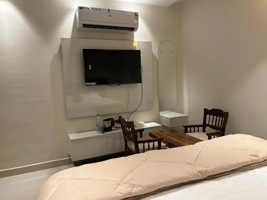 Bed in Hotel Katani Inn