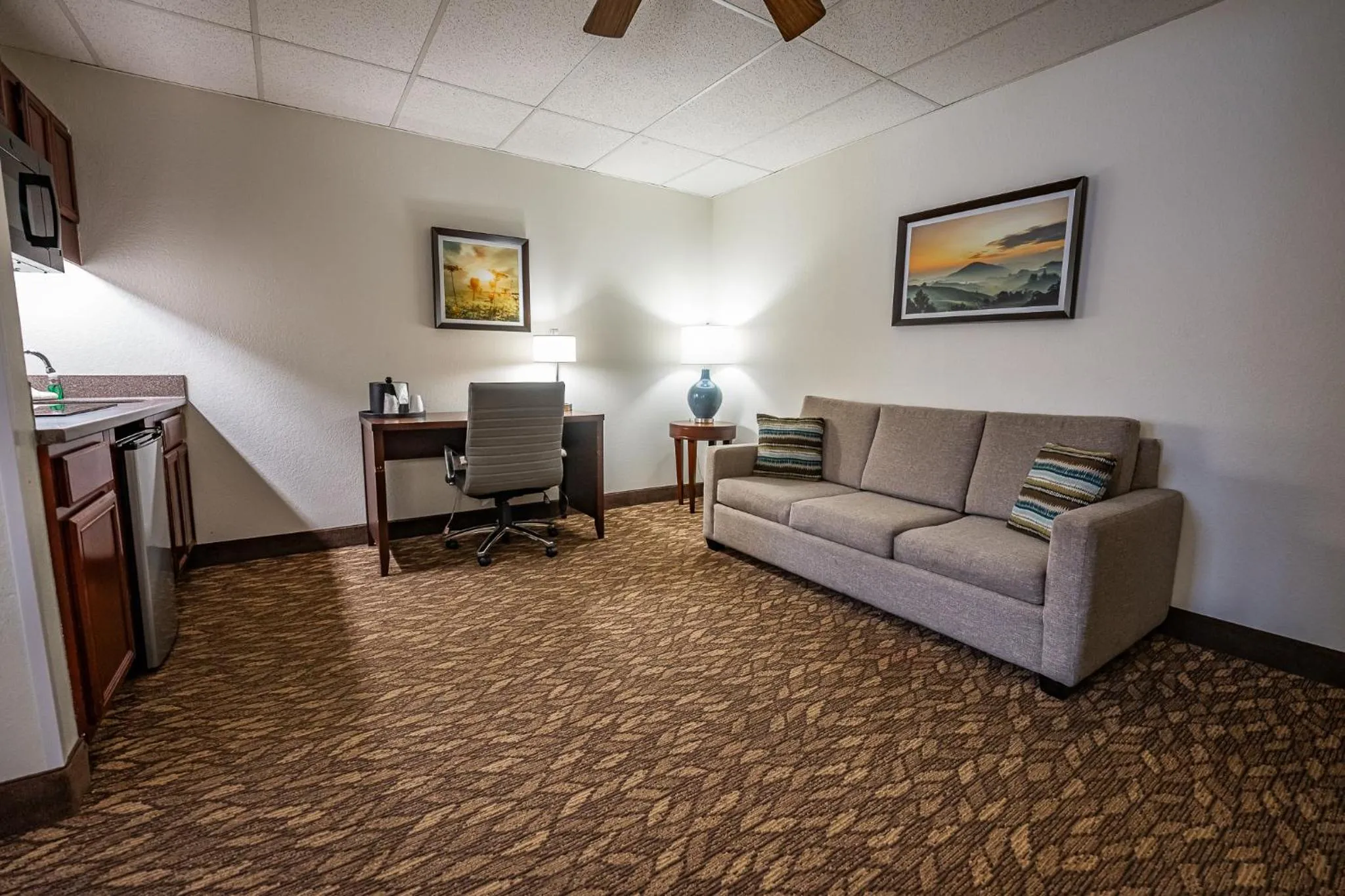 Christopher Inn and Suites