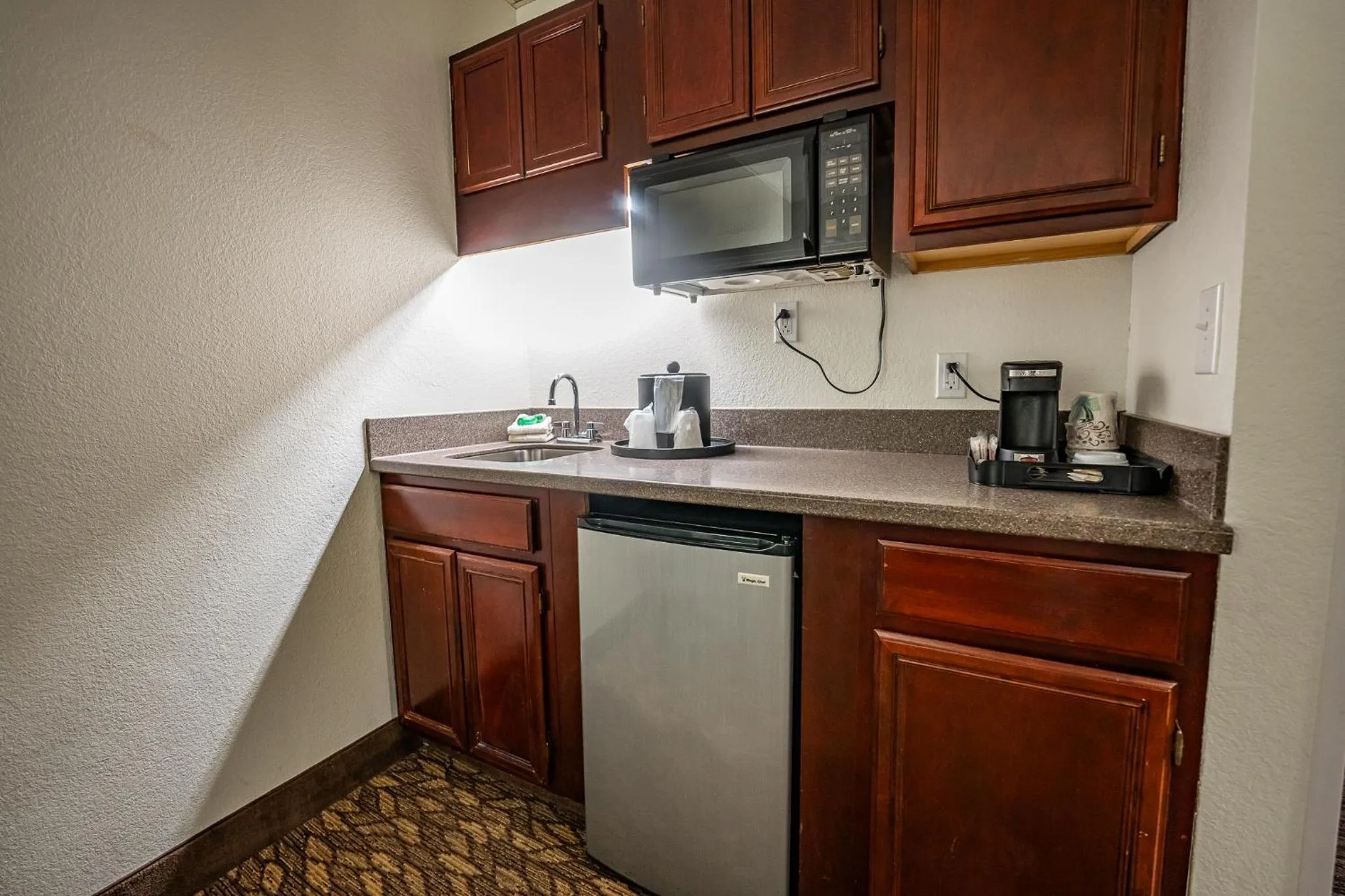 Christopher Inn and Suites