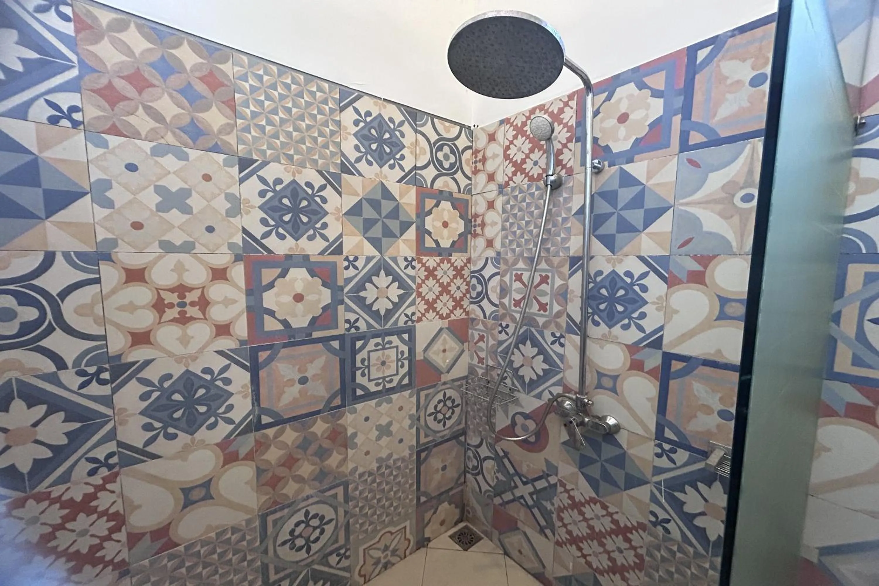 Bathroom in Niwa Canting