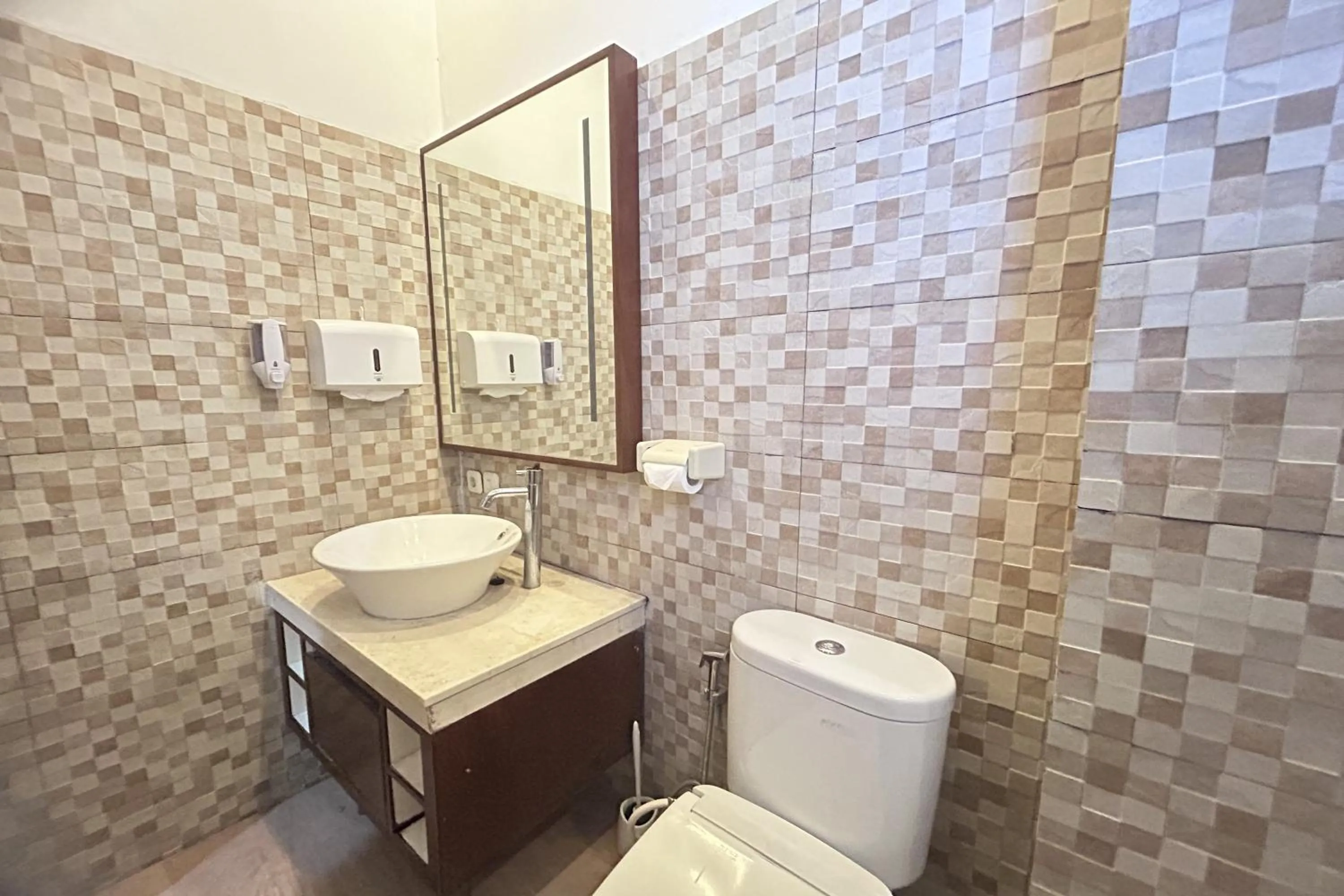 Bathroom in Niwa Canting