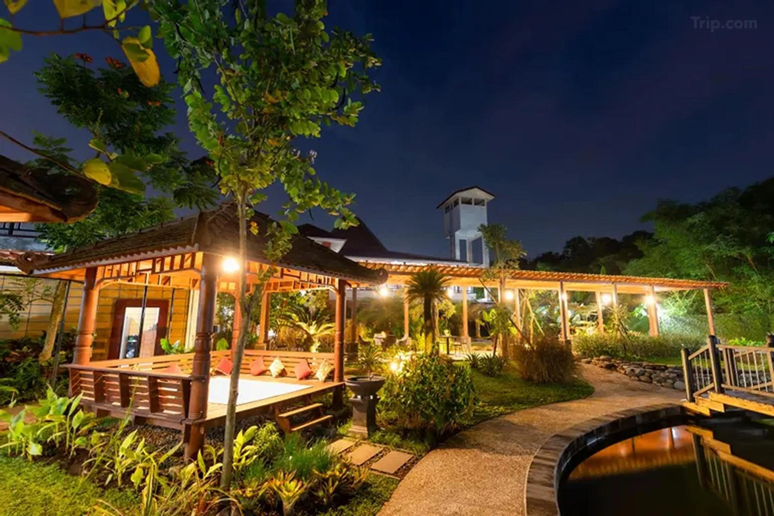 Property building in Niwa Canting