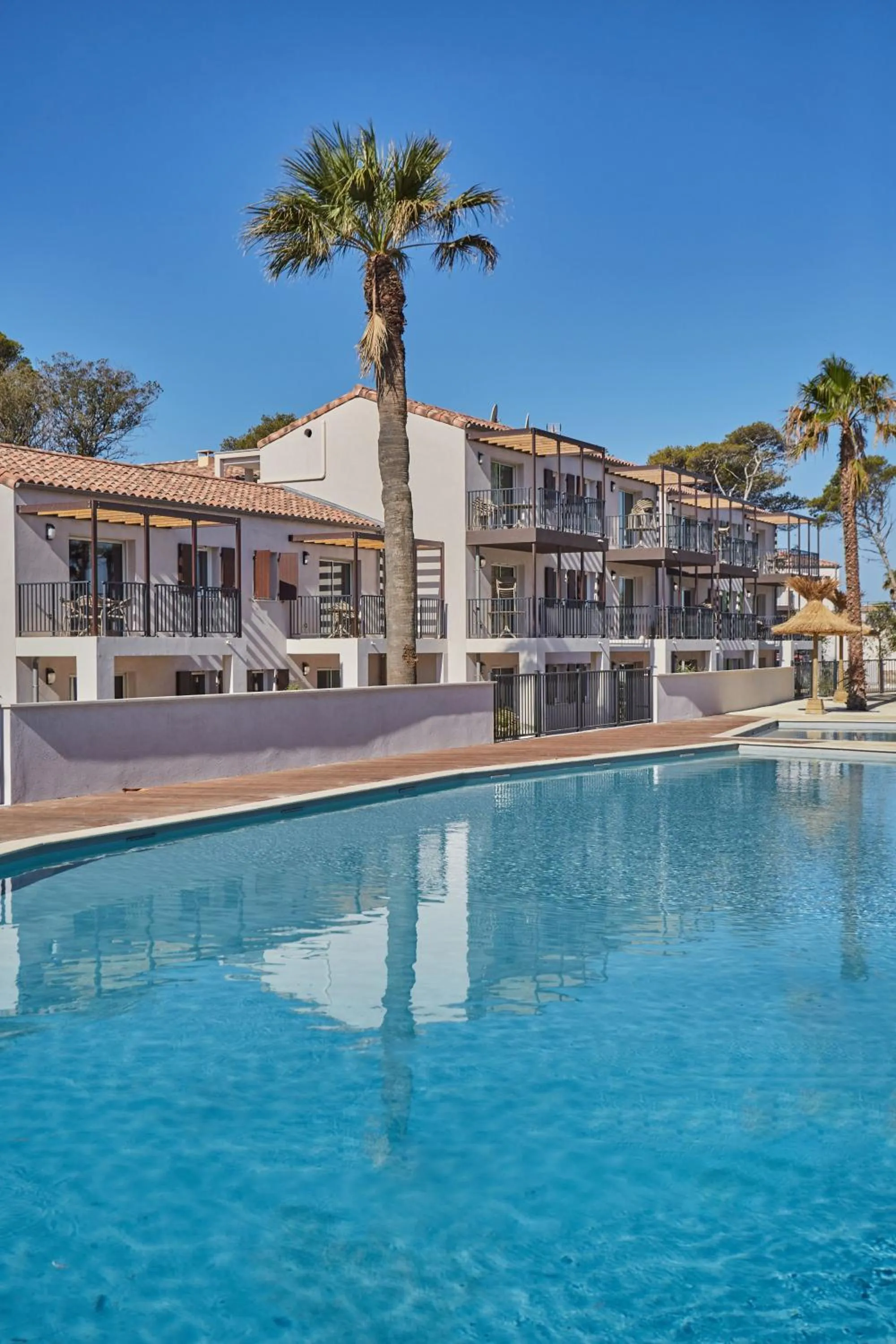 Swimming pool in Résidence Odalys Riviera
