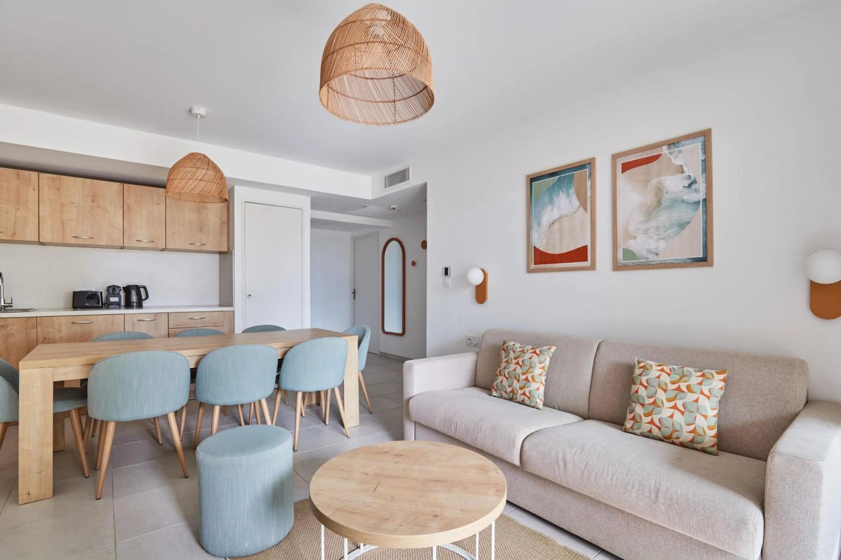 Dining area in Résidence Odalys Riviera