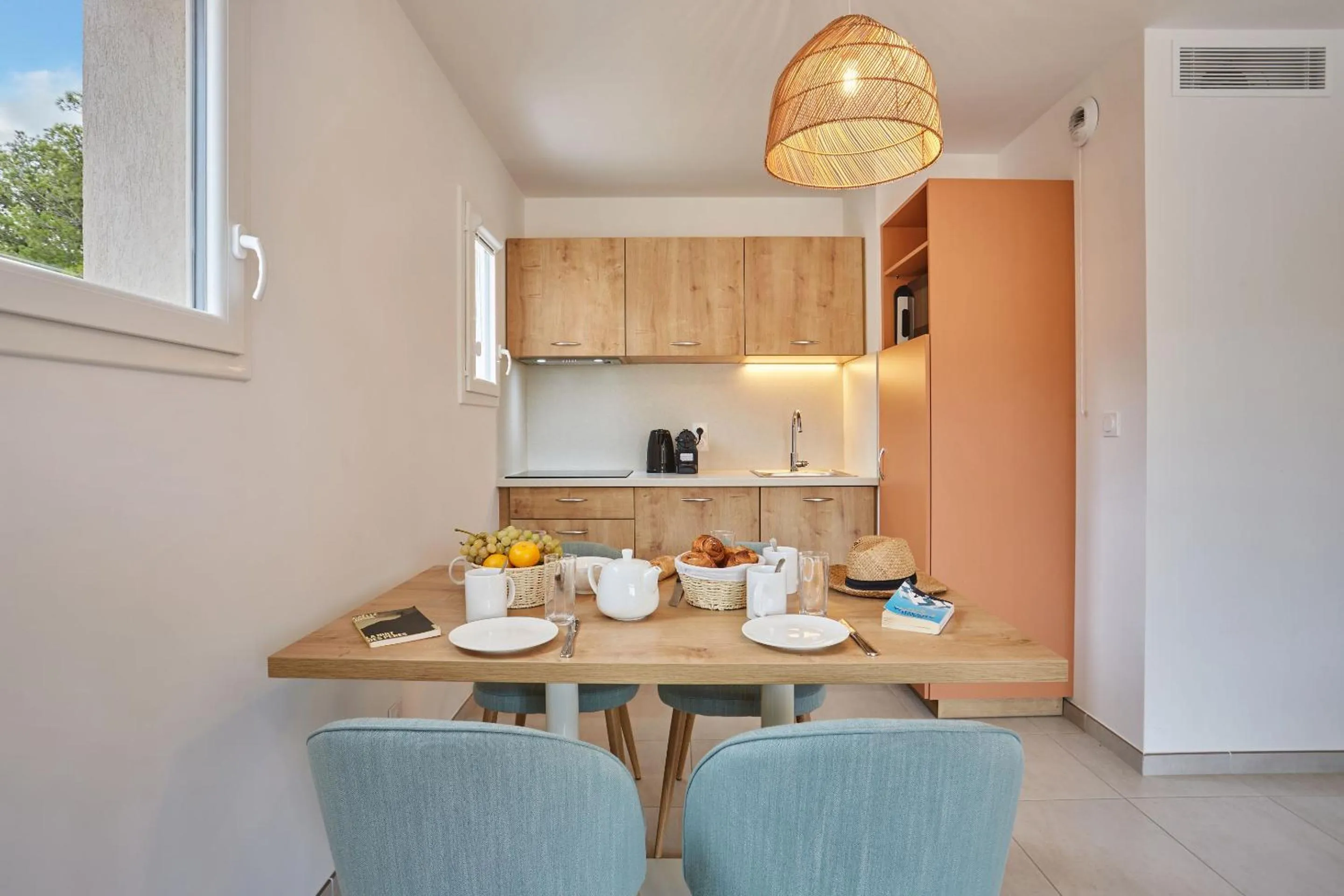 Dining area in Résidence Odalys Riviera