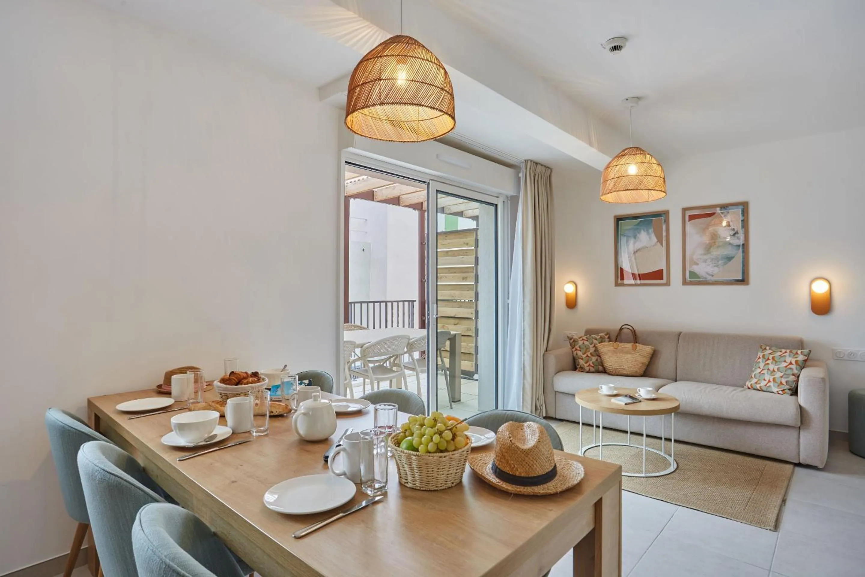 Dining area in Résidence Odalys Riviera