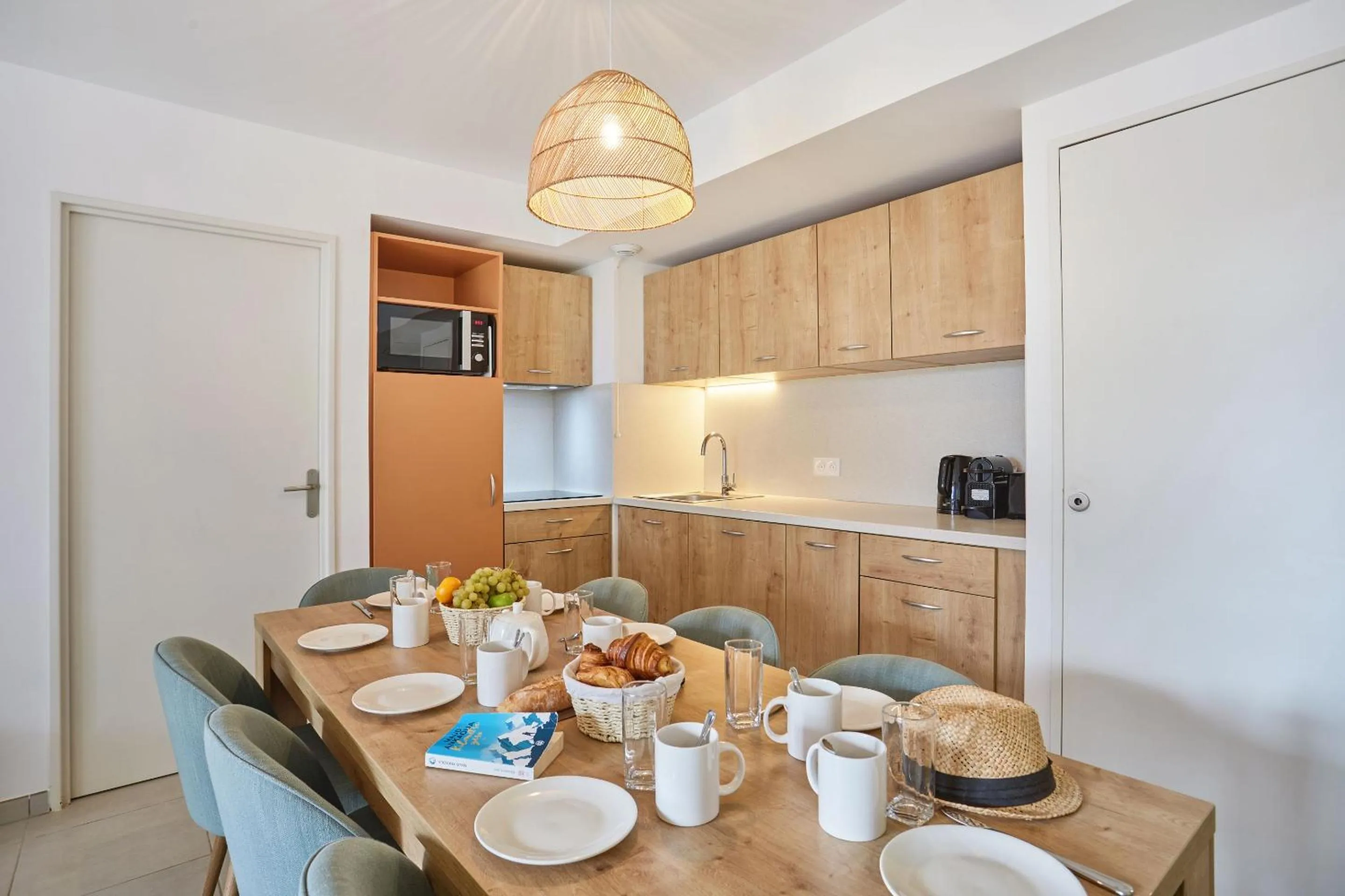 Dining area in Résidence Odalys Riviera