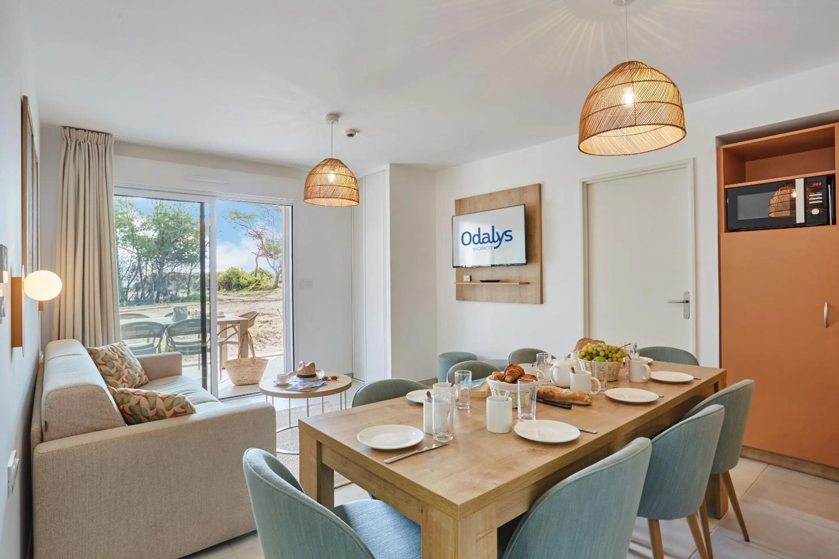 Dining area in Résidence Odalys Riviera
