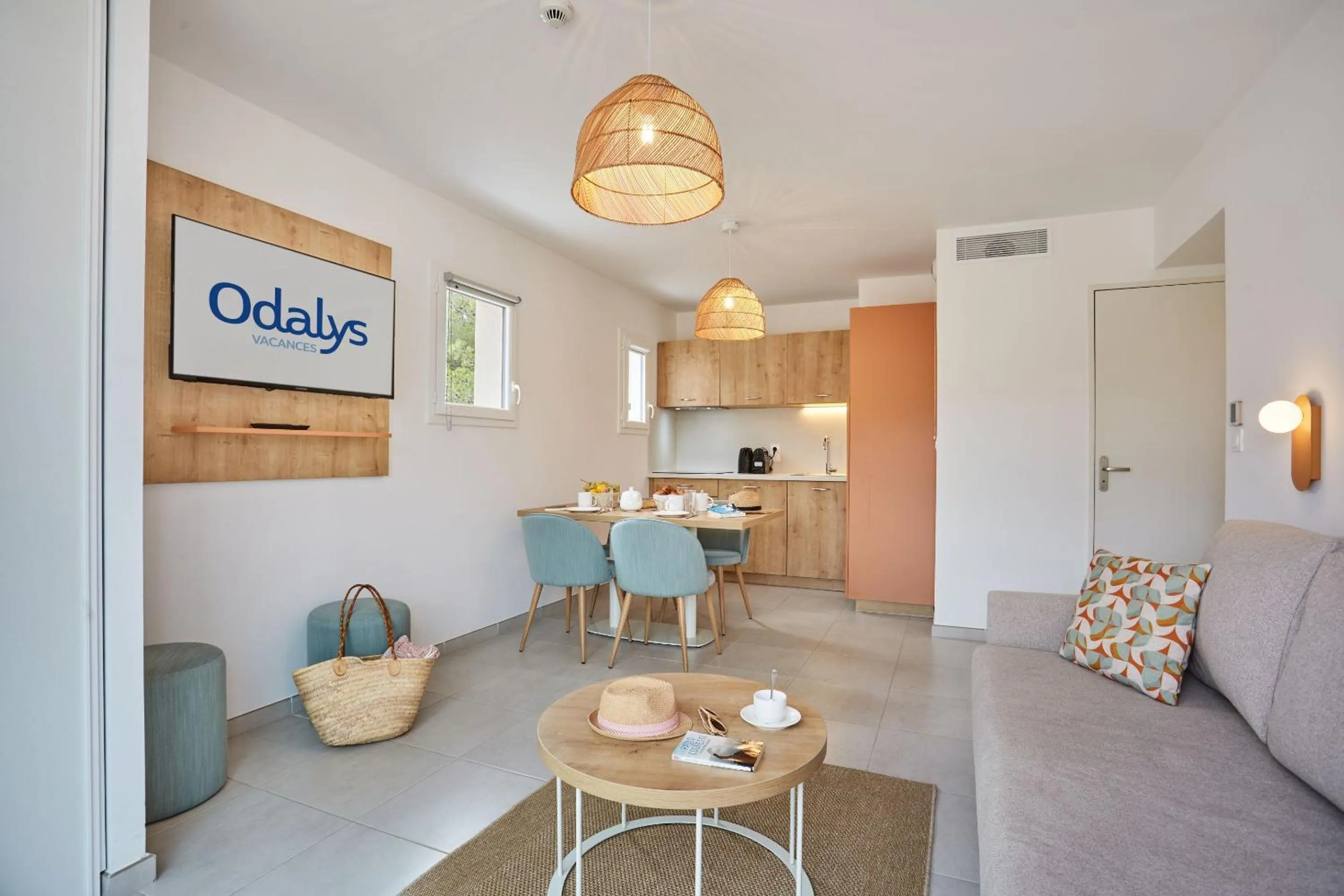 Dining area in Résidence Odalys Riviera